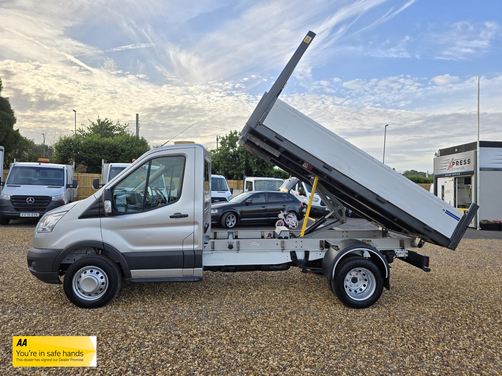 Ford Transit 2.2 TDCi 350 1-Way Tipper 2dr Diesel Manual RWD L2 Euro 5 (1-Stop) (125 ps)