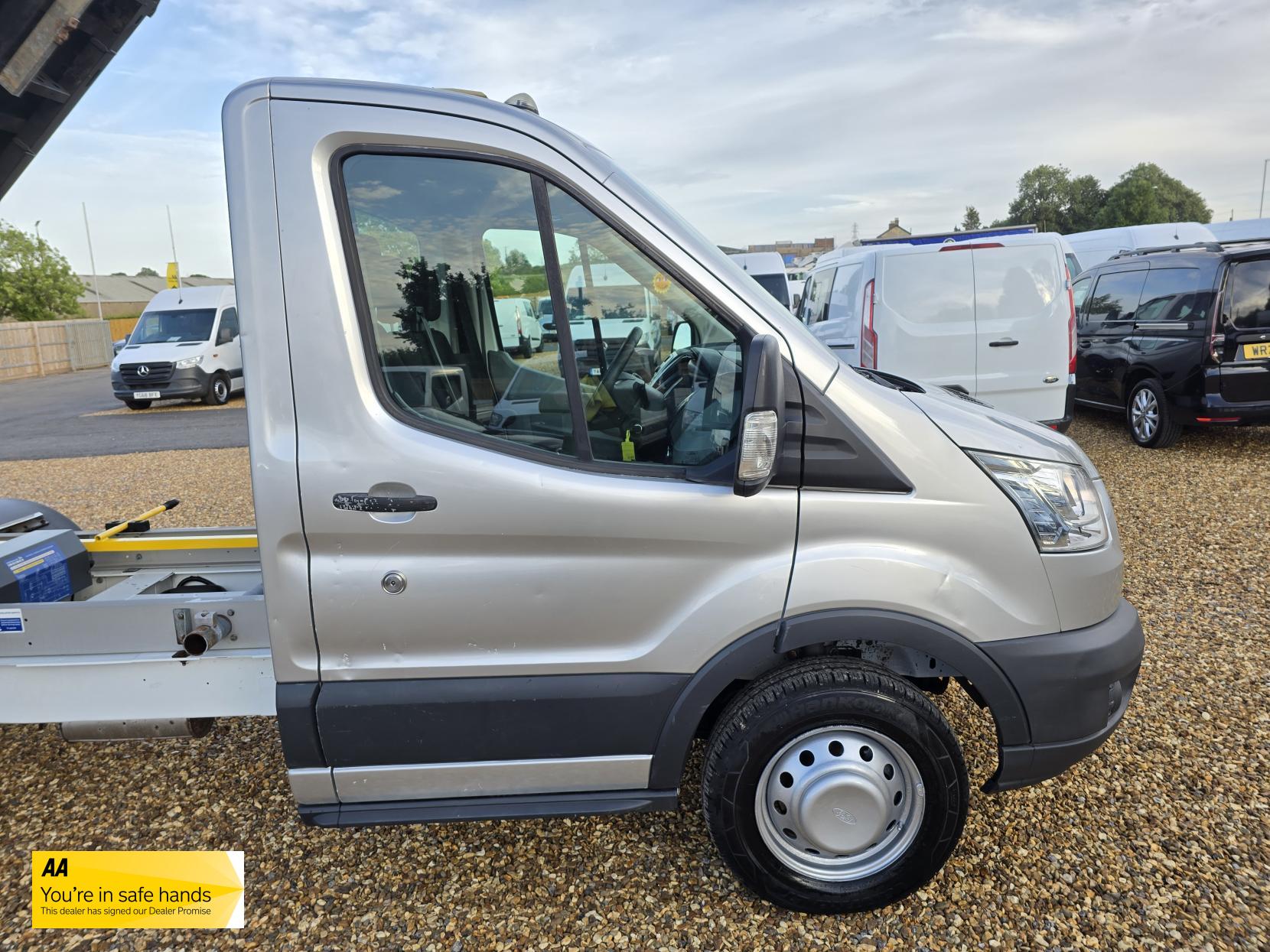 Ford Transit 2.2 TDCi 350 1-Way Tipper 2dr Diesel Manual RWD L2 Euro 5 (1-Stop) (125 ps)