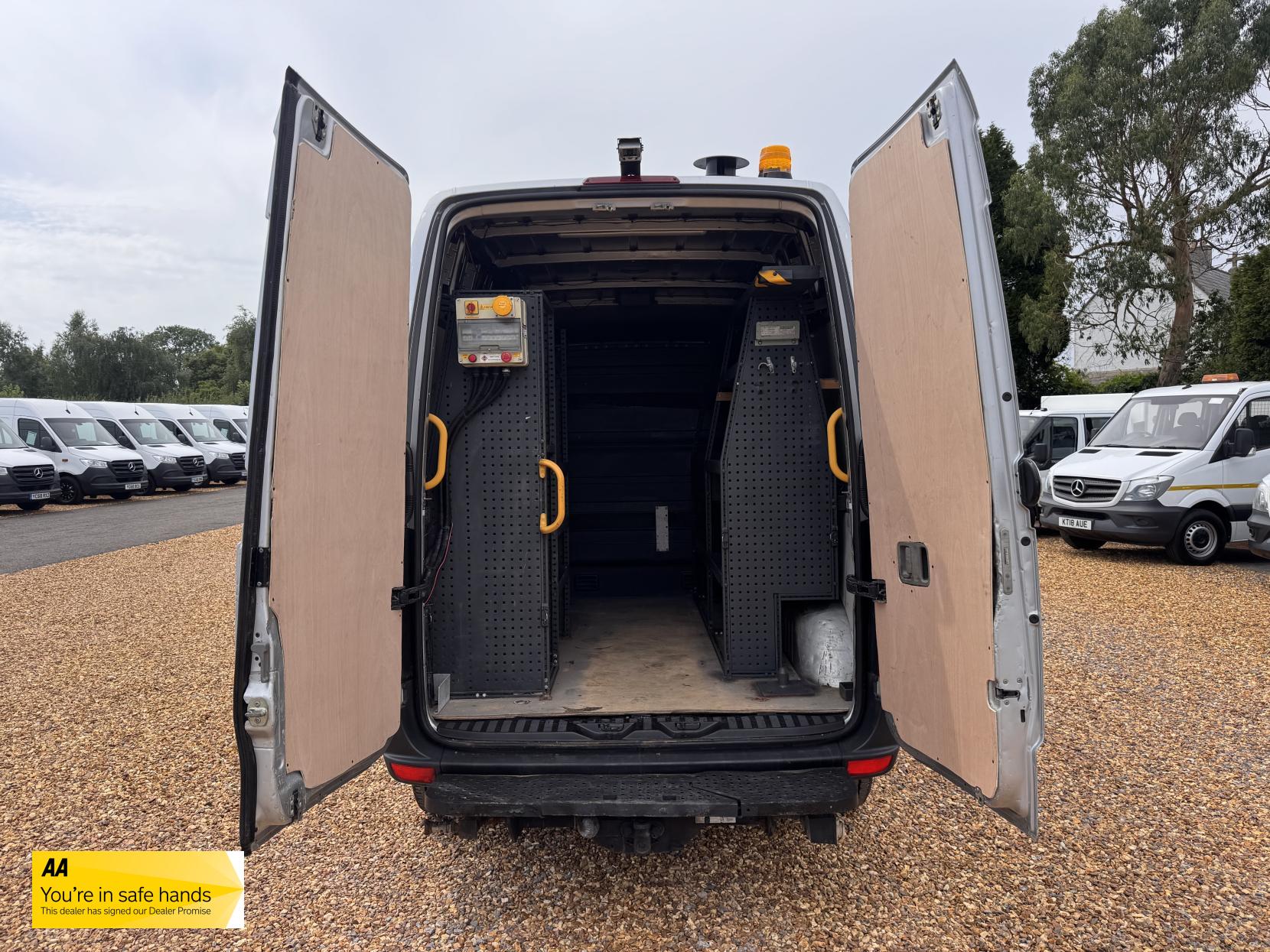 Mercedes-Benz Sprinter 2.1 313 CDi BlueEFFICIENCY Panel Van 4dr Diesel Manual RWD L1 H3 (211 g/km, 129 bhp)