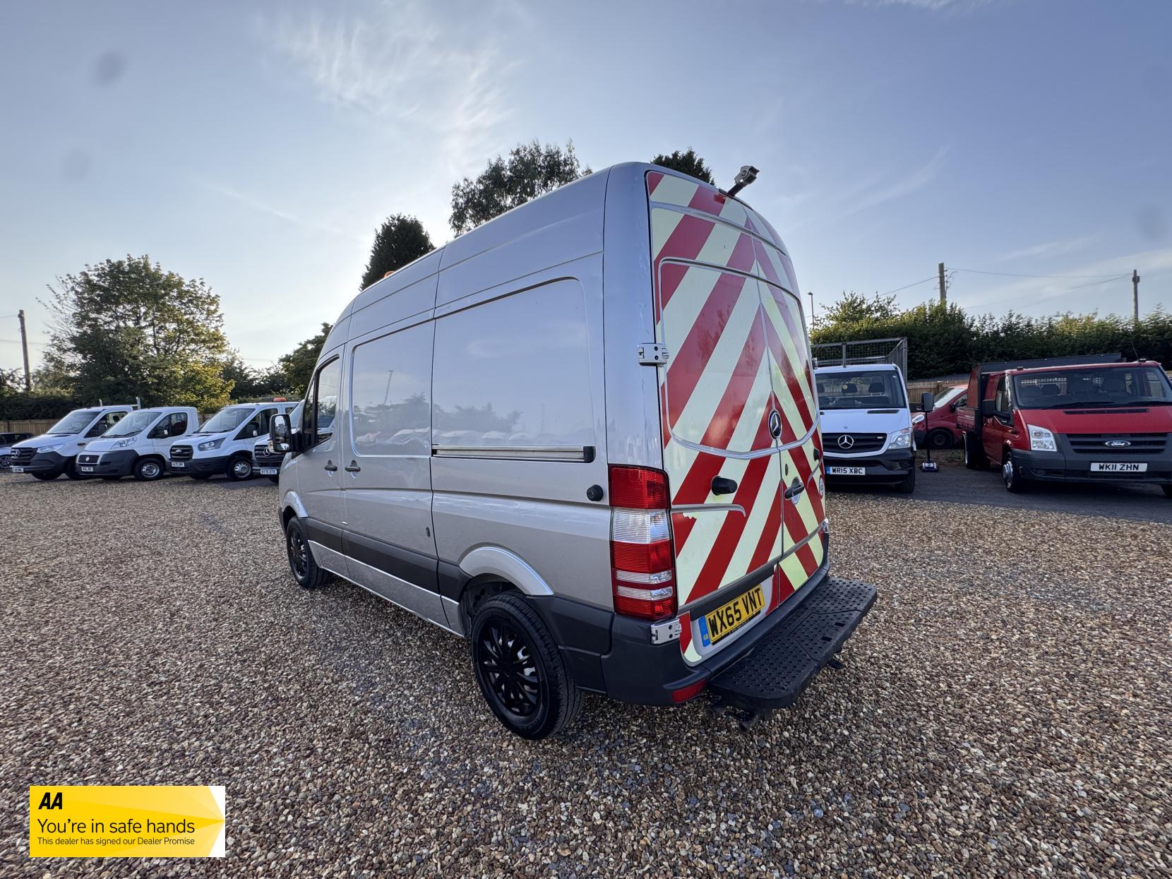 Mercedes-Benz Sprinter 2.1 313 CDi BlueEFFICIENCY Panel Van 4dr Diesel Manual RWD L1 H3 (211 g/km, 129 bhp)