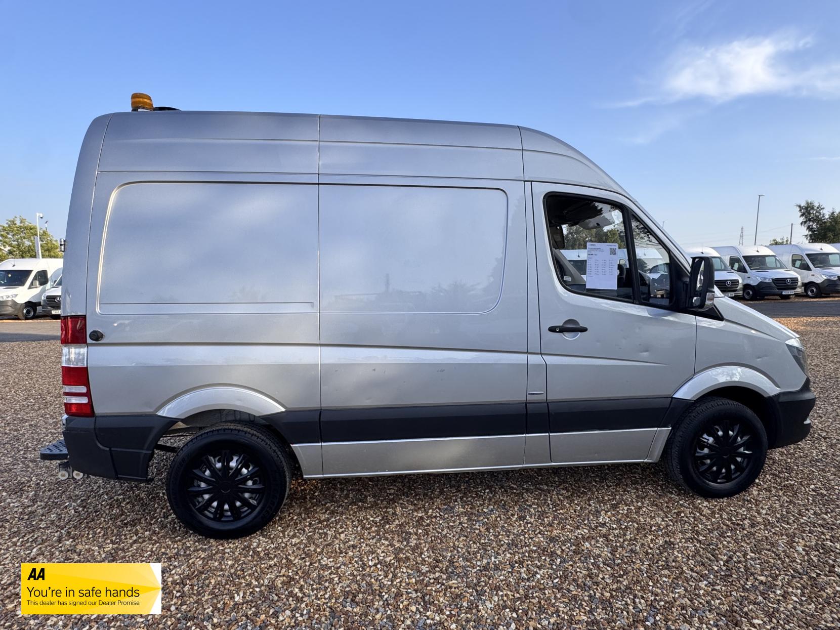 Mercedes-Benz Sprinter 2.1 313 CDi BlueEFFICIENCY Panel Van 4dr Diesel Manual RWD L1 H3 (211 g/km, 129 bhp)