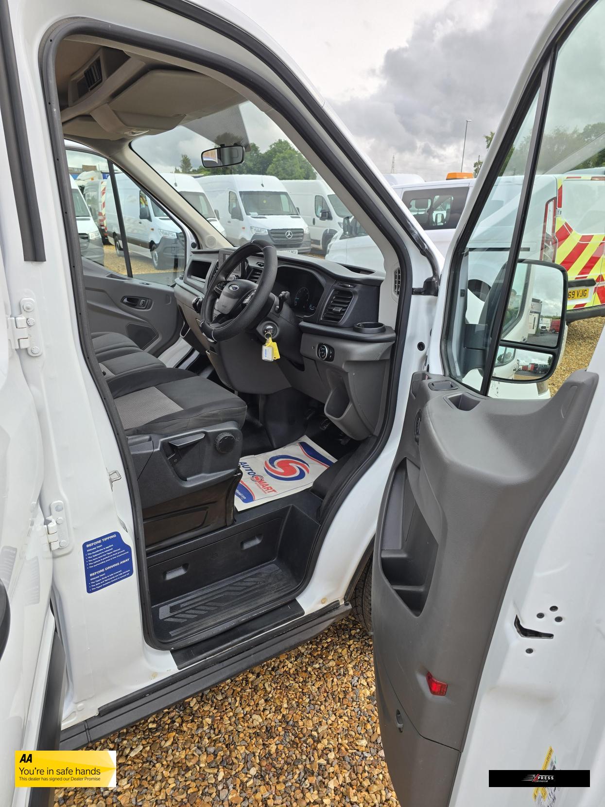Ford Transit Transit 2.0 350 EcoBlue Leader Tipper Double Cab 4dr Diesel Manual RWD L3 Euro 6 (s/s) (1-Way, Aluminium, 1-Stop) (130 ps)