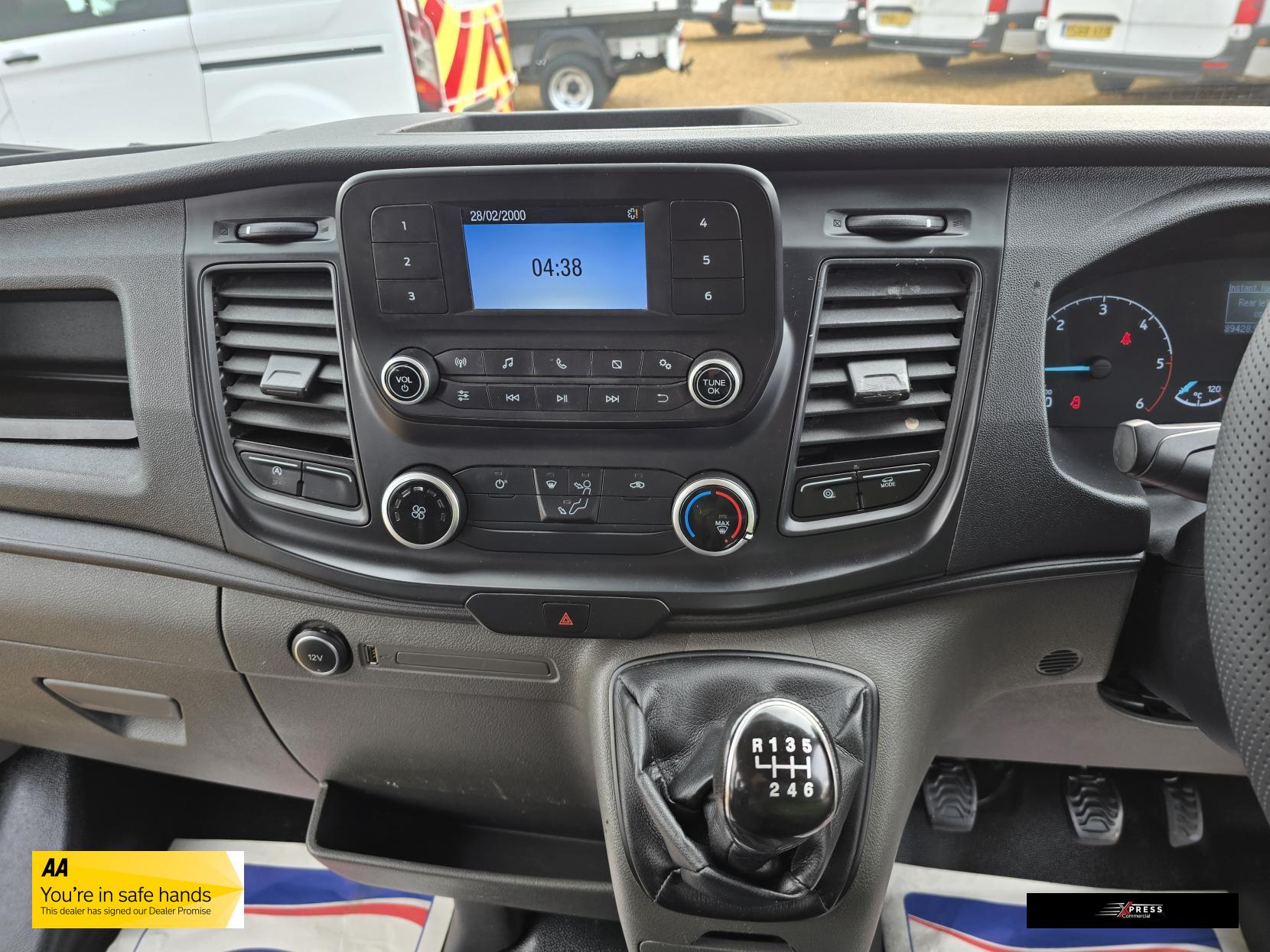 Ford Transit Transit 2.0 350 EcoBlue Leader Tipper Double Cab 4dr Diesel Manual RWD L3 Euro 6 (s/s) (1-Way, Aluminium, 1-Stop) (130 ps)