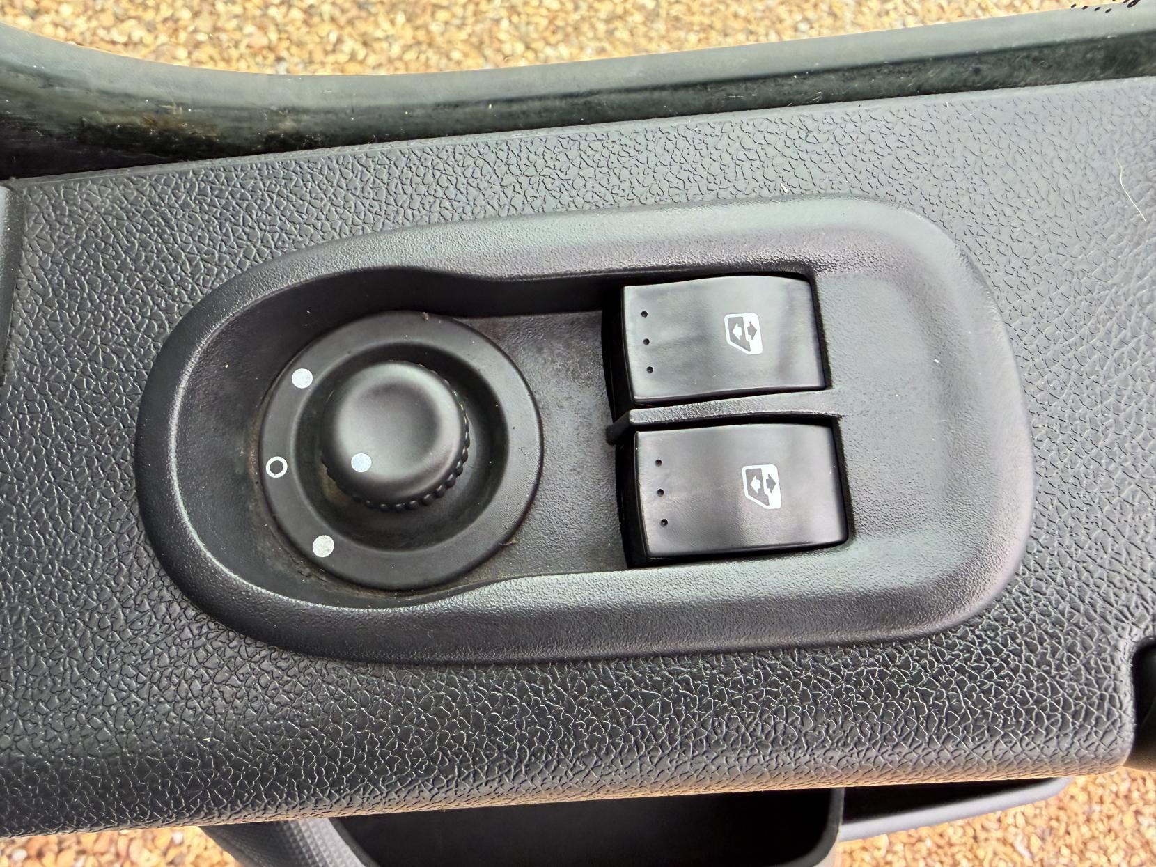 Vauxhall Movano 2.3 CDTi 3500 Panel Van 5dr Diesel Manual FWD L2 H2 Euro 6 (130 ps)