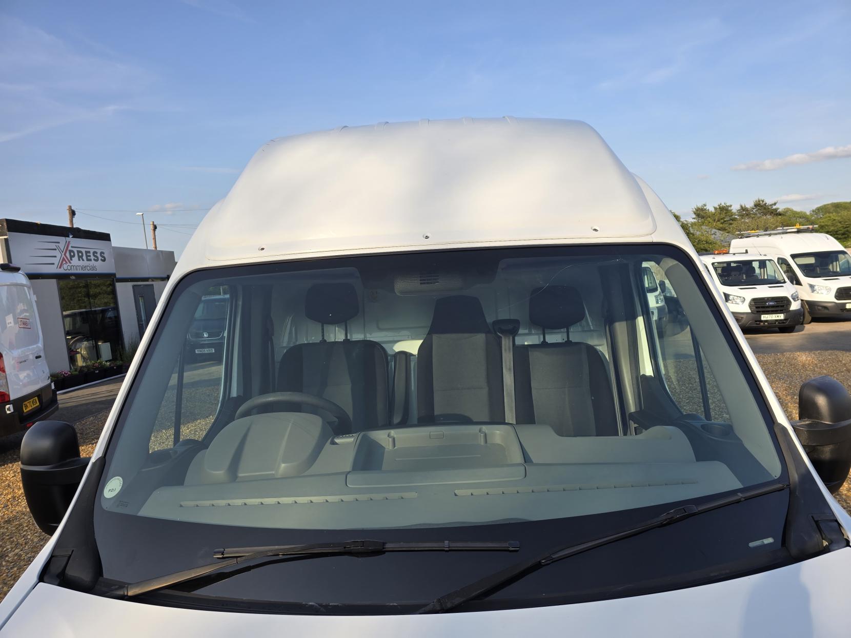Nissan NV400 2.3 dCi 35 SE Panel Van 5dr Diesel Manual FWD L2 H3 Euro 5 (125 bhp)