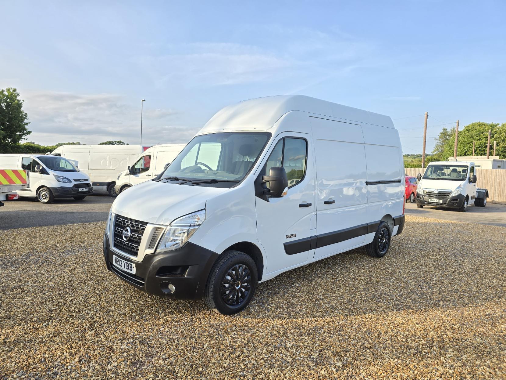 Nissan NV400 2.3 dCi 35 SE Panel Van 5dr Diesel Manual FWD L2 H3 Euro 5 (125 bhp)