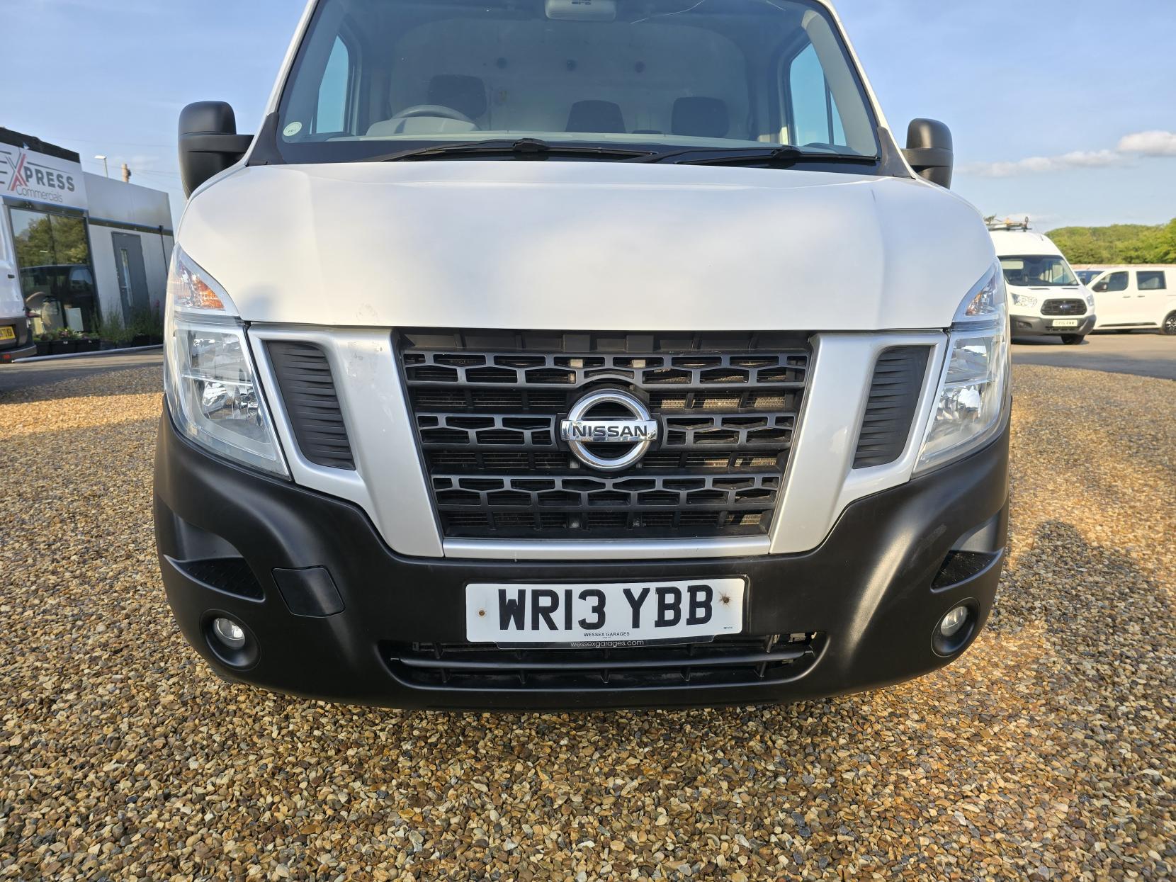 Nissan NV400 2.3 dCi 35 SE Panel Van 5dr Diesel Manual FWD L2 H3 Euro 5 (125 bhp)