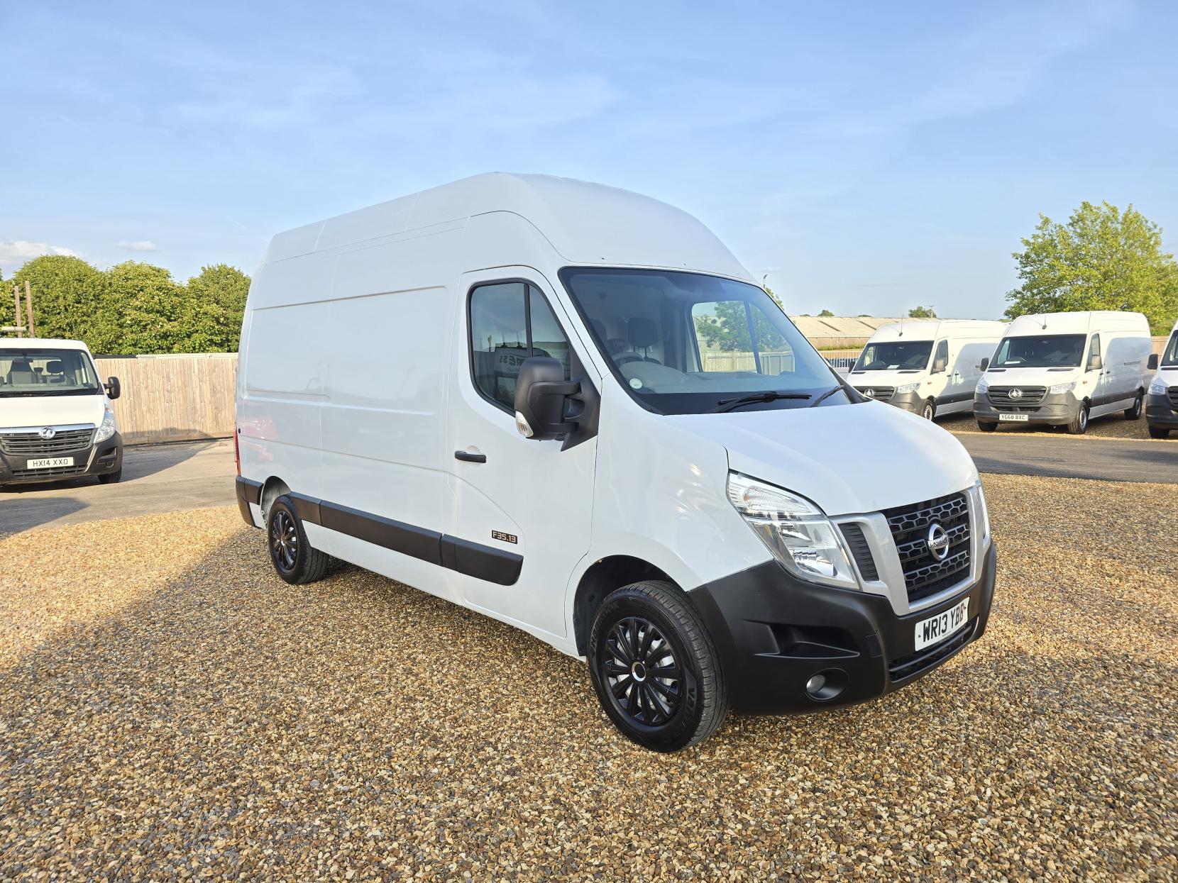 Nissan NV400 2.3 dCi 35 SE Panel Van 5dr Diesel Manual FWD L2 H3 Euro 5 (125 bhp)