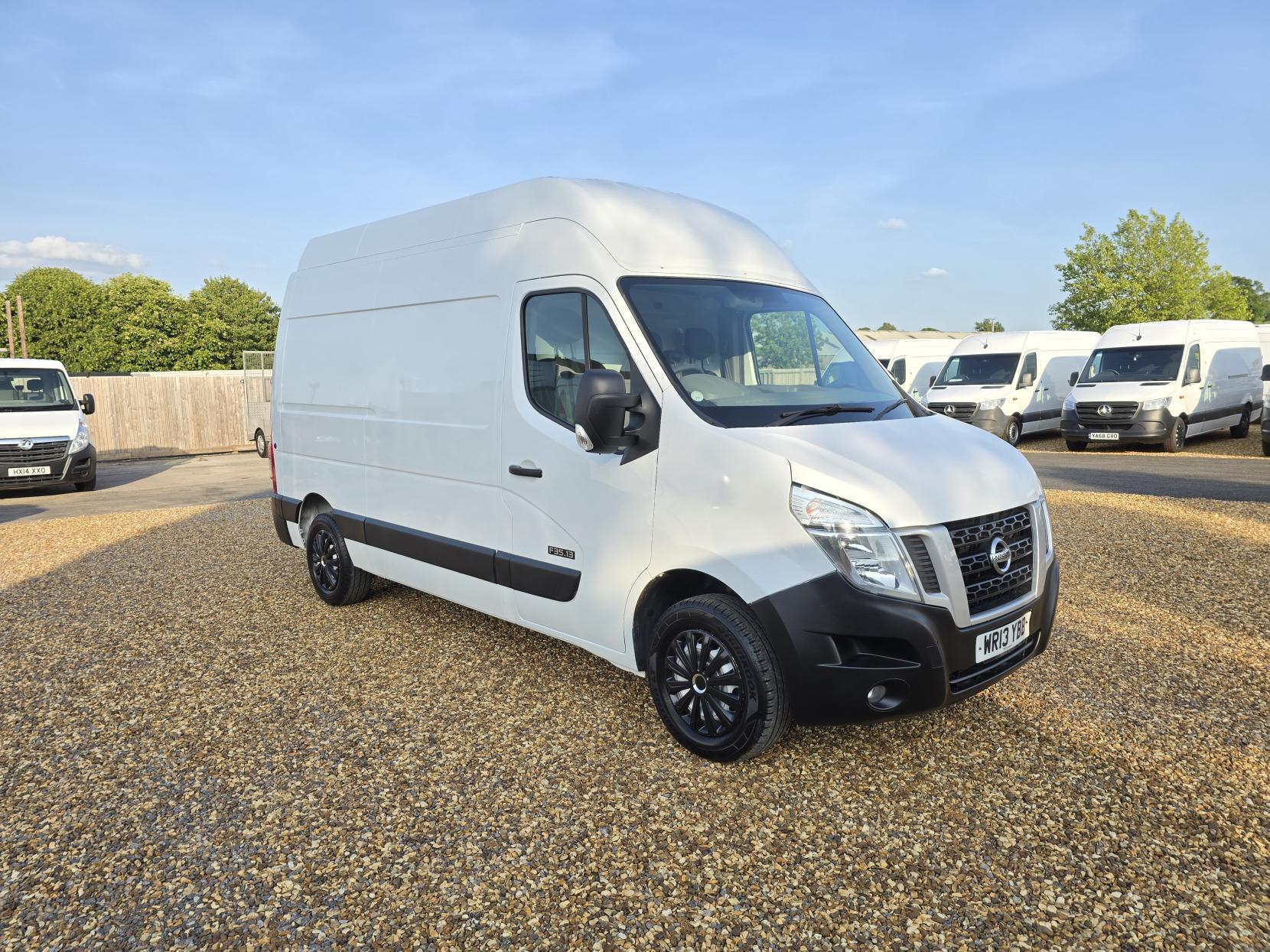 Nissan NV400 2.3 dCi 35 SE Panel Van 5dr Diesel Manual FWD L2 H3 Euro 5 (125 bhp)