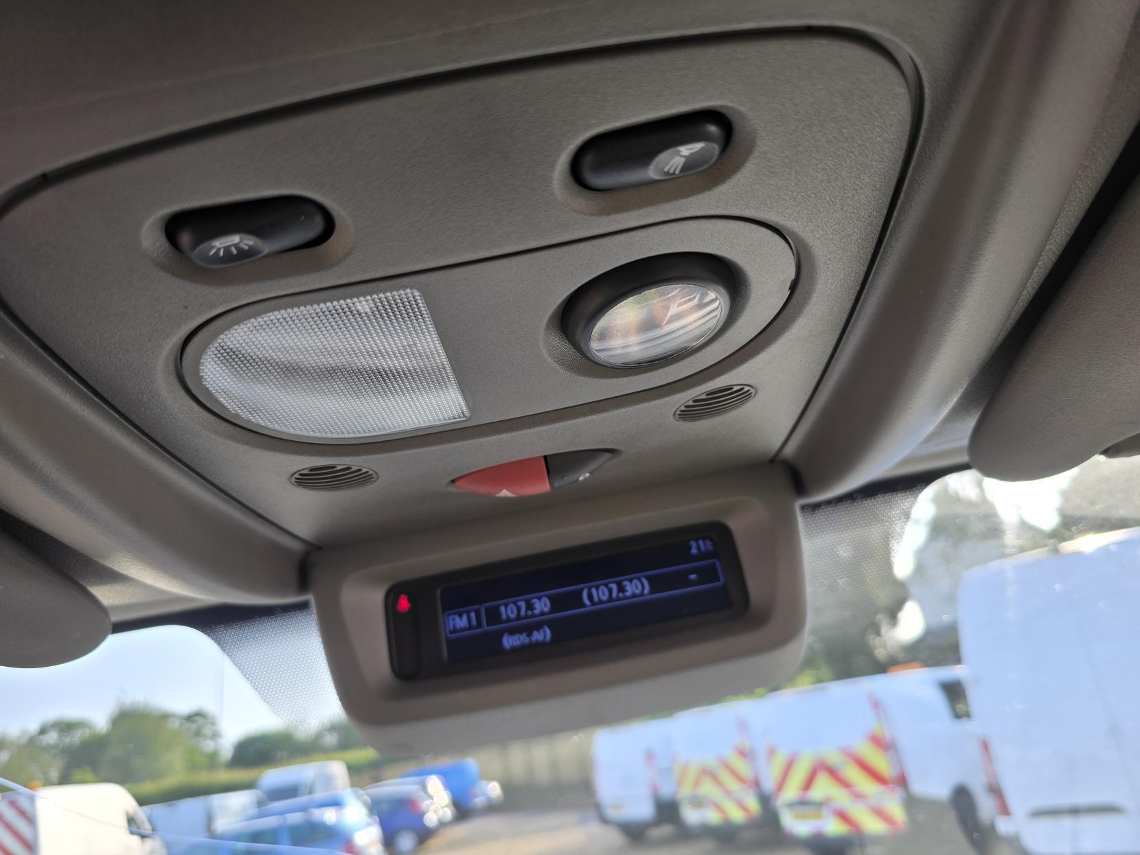 Nissan NV400 2.3 dCi 35 SE Panel Van 5dr Diesel Manual FWD L2 H3 Euro 5 (125 bhp)