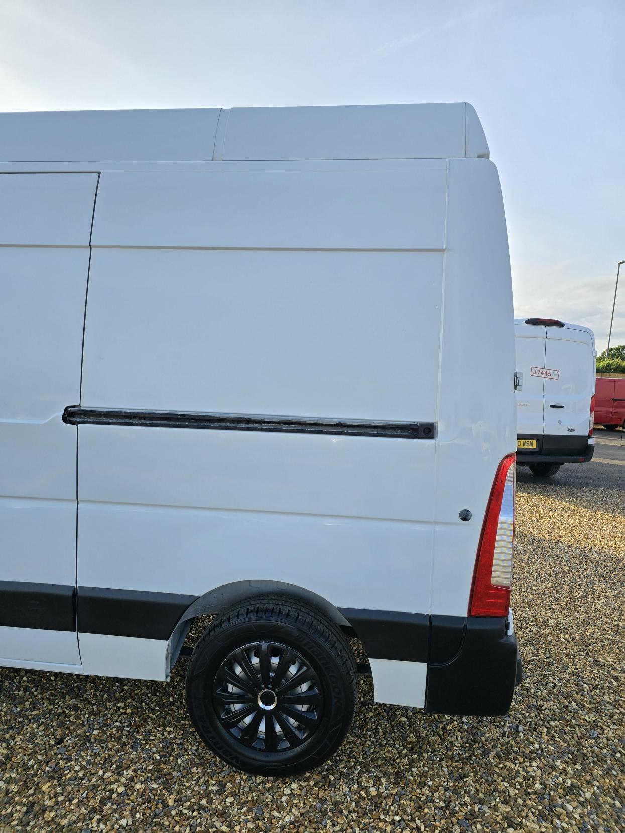 Nissan NV400 2.3 dCi 35 SE Panel Van 5dr Diesel Manual FWD L2 H3 Euro 5 (125 bhp)