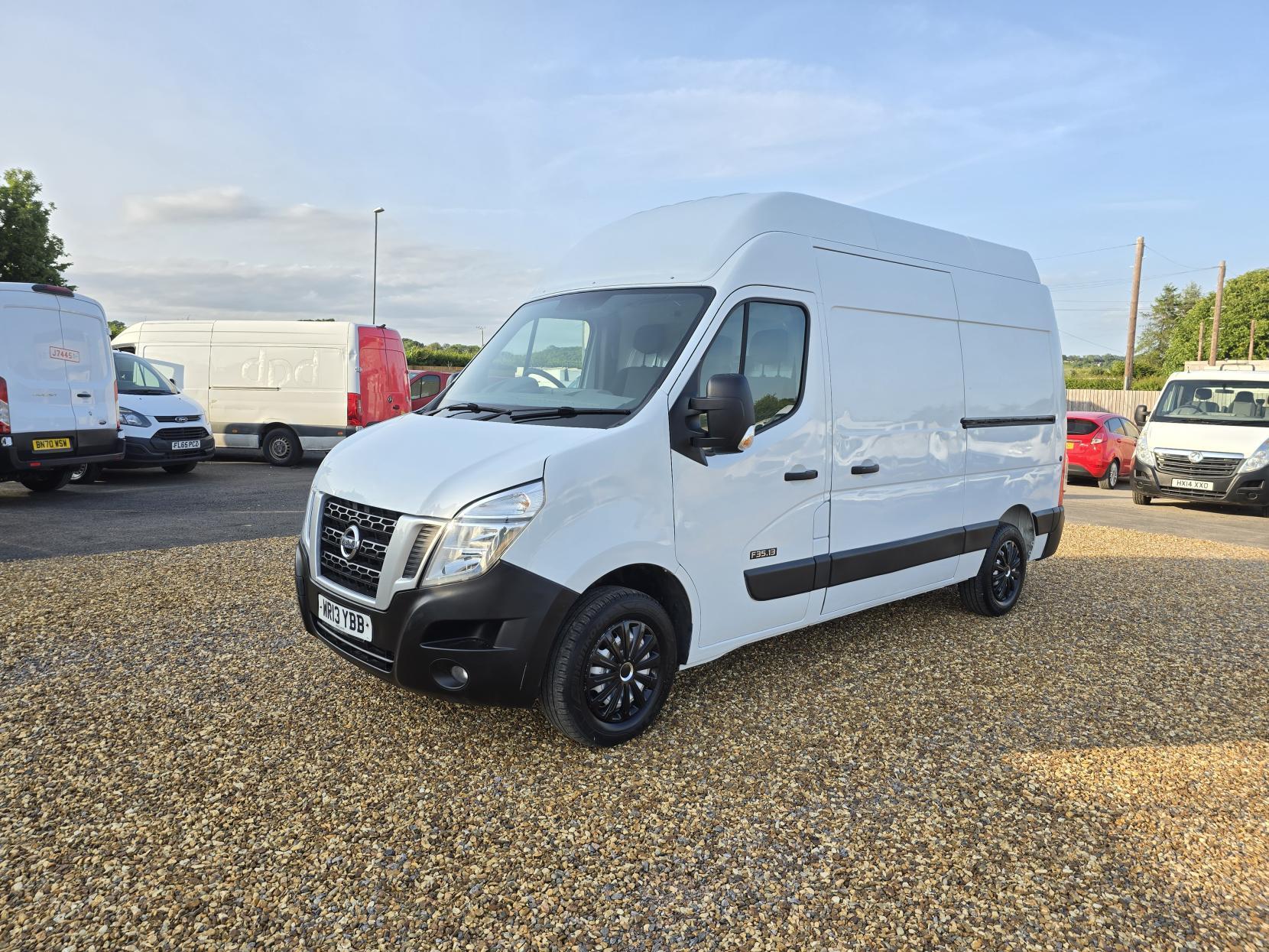 Nissan NV400 2.3 dCi 35 SE Panel Van 5dr Diesel Manual FWD L2 H3 Euro 5 (125 bhp)