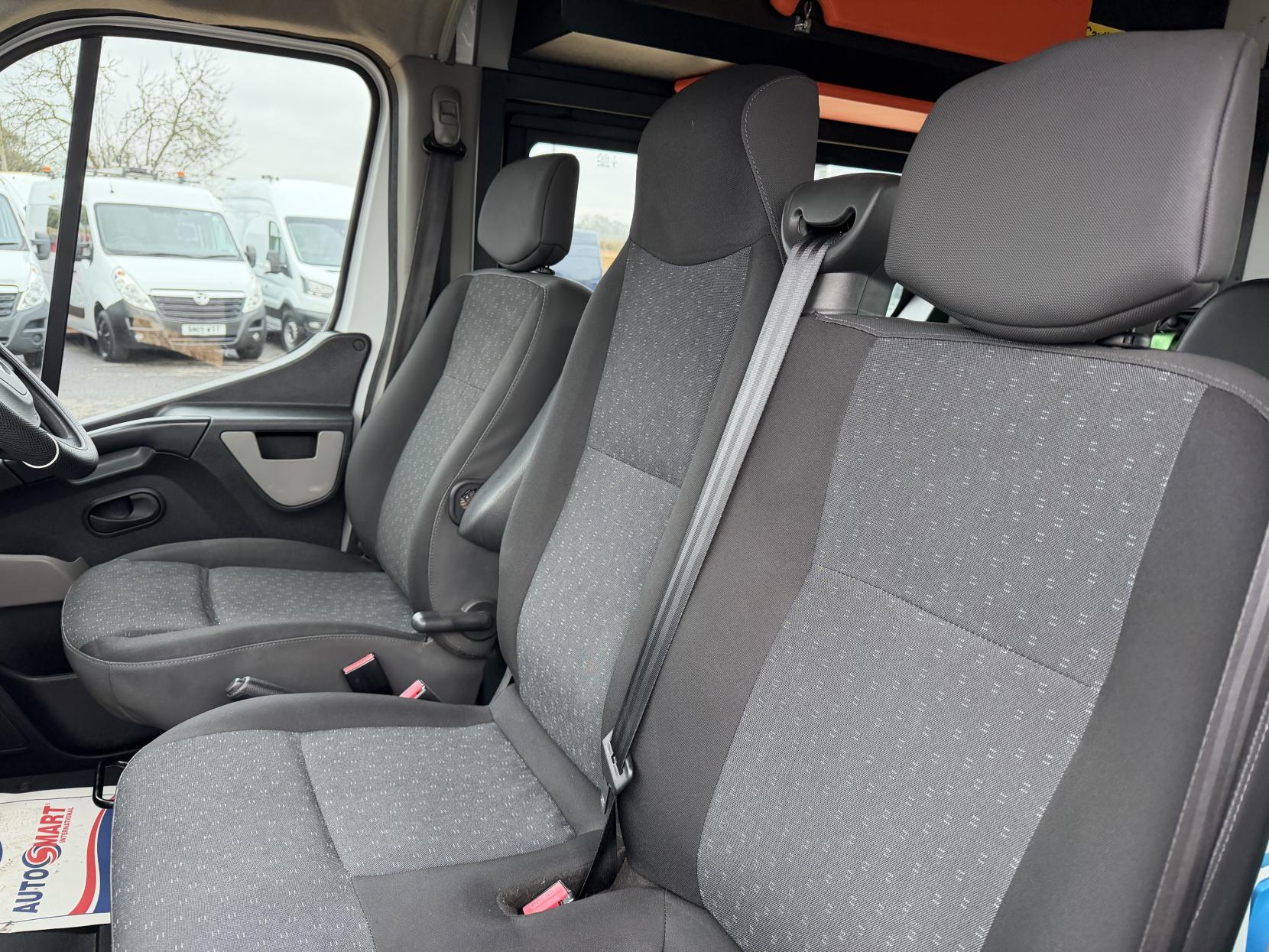 Vauxhall Movano 2.3 CDTi 3500 Panel Van 5dr Diesel Manual FWD L2 H2 Euro 6 (130 ps)