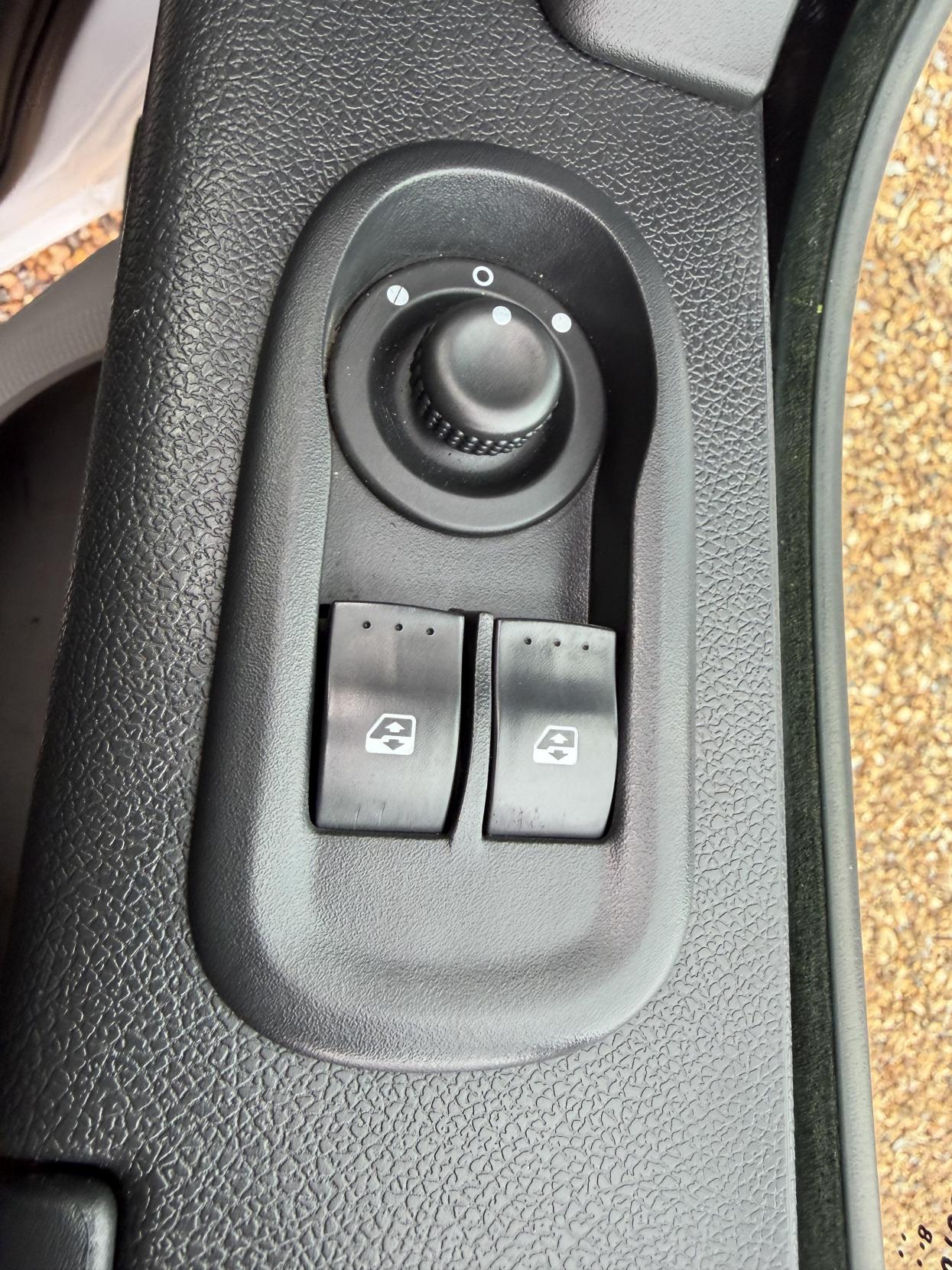 Vauxhall Movano 2.3 CDTi 3500 Panel Van 5dr Diesel Manual FWD L2 H2 Euro 6 (130 ps)