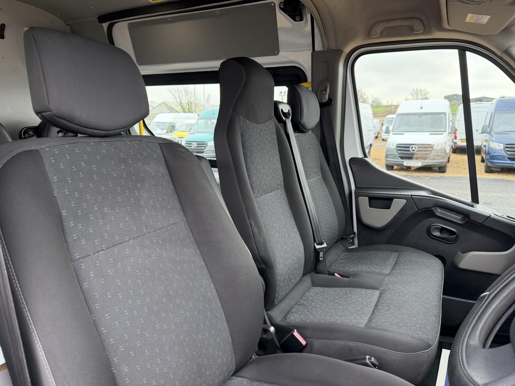 Vauxhall Movano 2.3 CDTi 3500 Panel Van 5dr Diesel Manual FWD L2 H2 Euro 6 (130 ps)