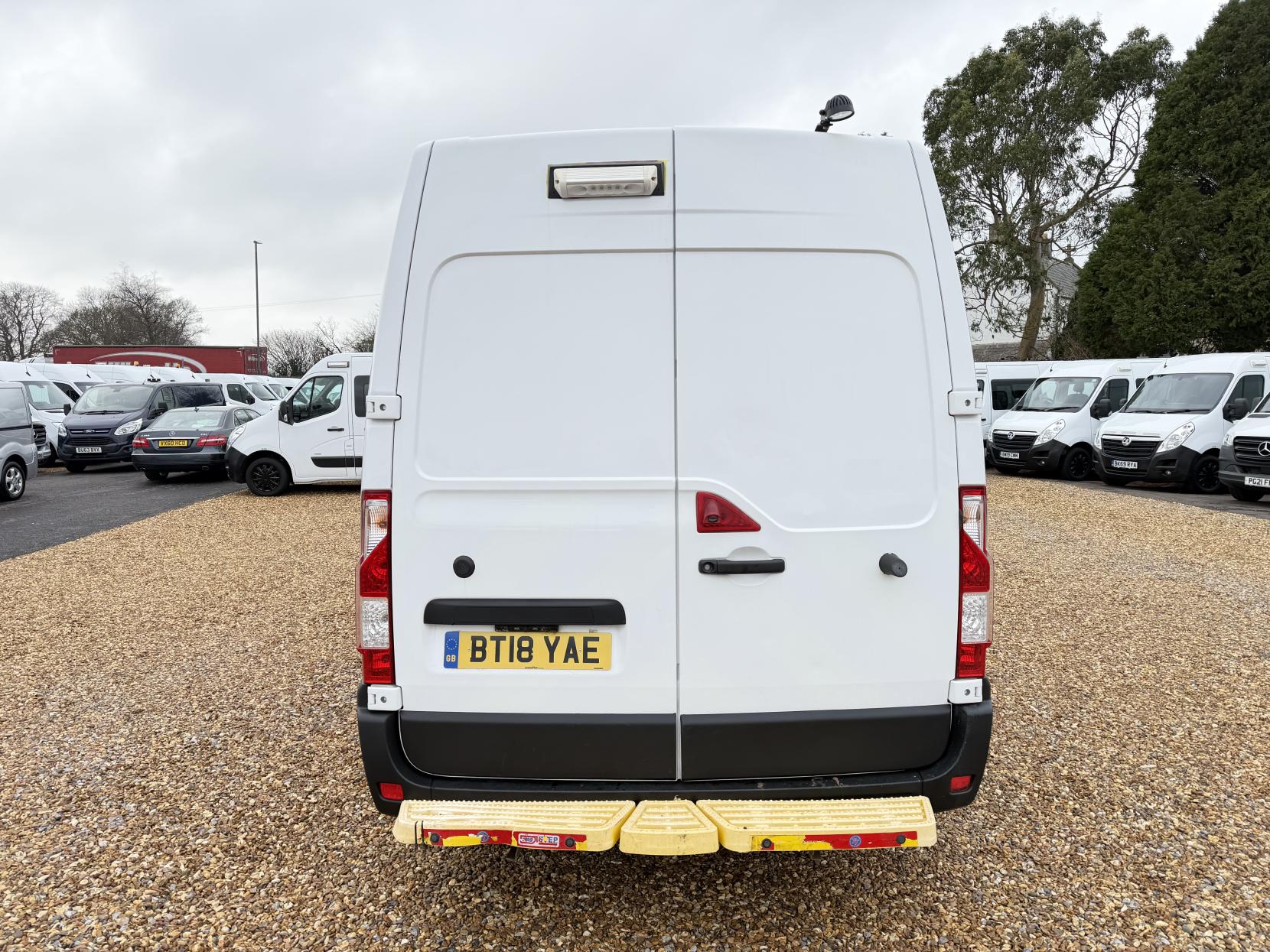 Vauxhall Movano 2.3 CDTi 3500 Panel Van 5dr Diesel Manual FWD L2 H2 Euro 6 (130 ps)