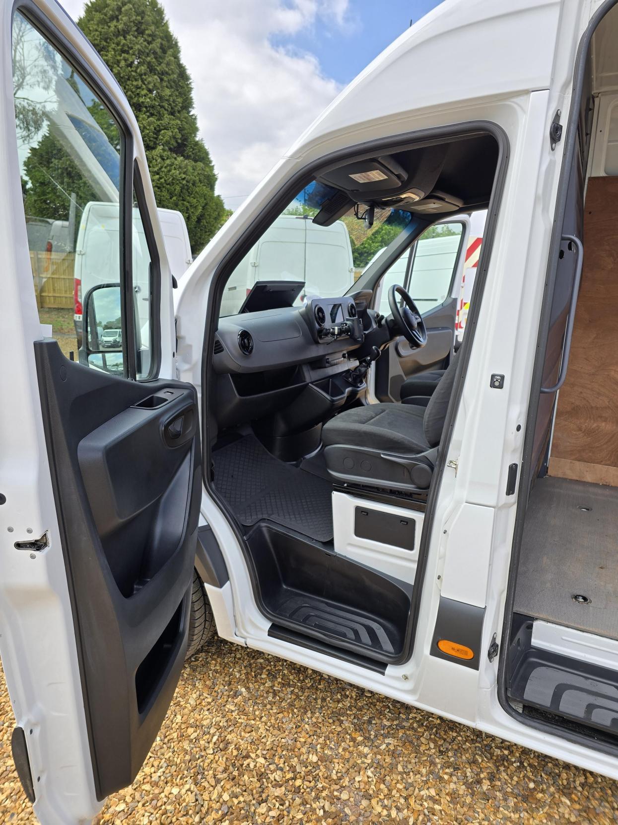 Mercedes-Benz Sprinter 2.1 311 CDI Panel Van 5dr Diesel Manual RWD L3 H2 Euro 6 (114 ps)
