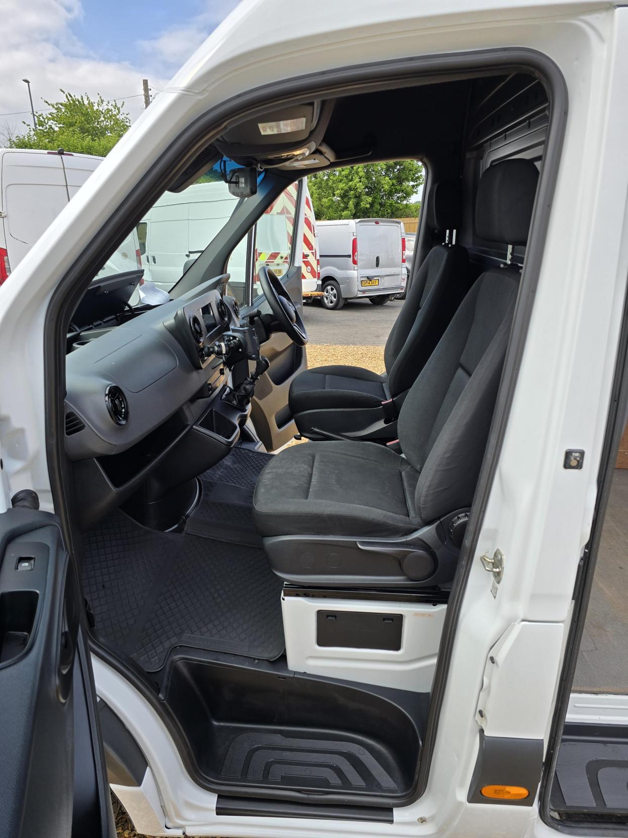 Mercedes-Benz Sprinter 2.1 311 CDI Panel Van 5dr Diesel Manual RWD L3 H2 Euro 6 (114 ps)