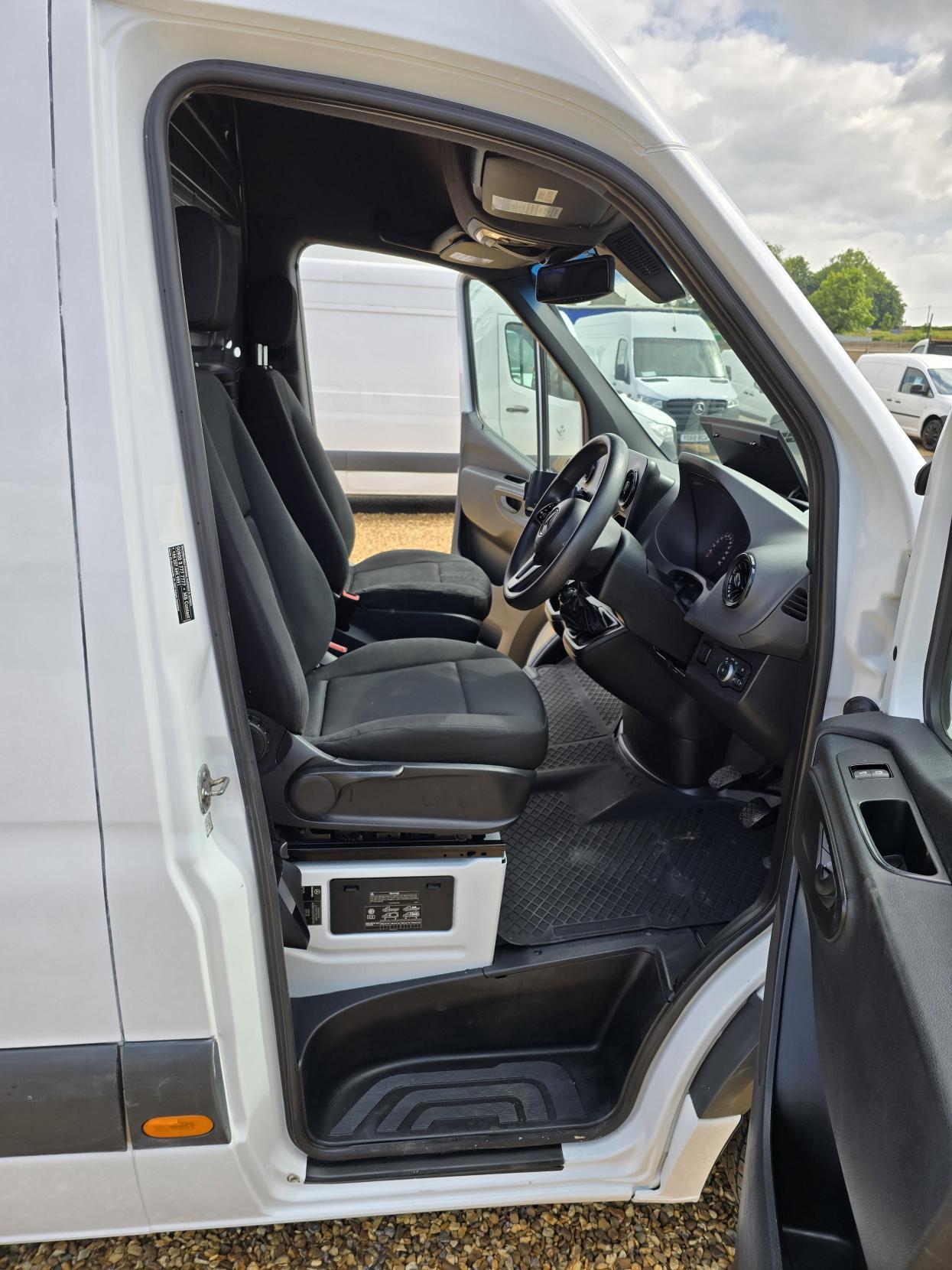 Mercedes-Benz Sprinter 2.1 311 CDI Panel Van 5dr Diesel Manual RWD L3 H2 Euro 6 (114 ps)