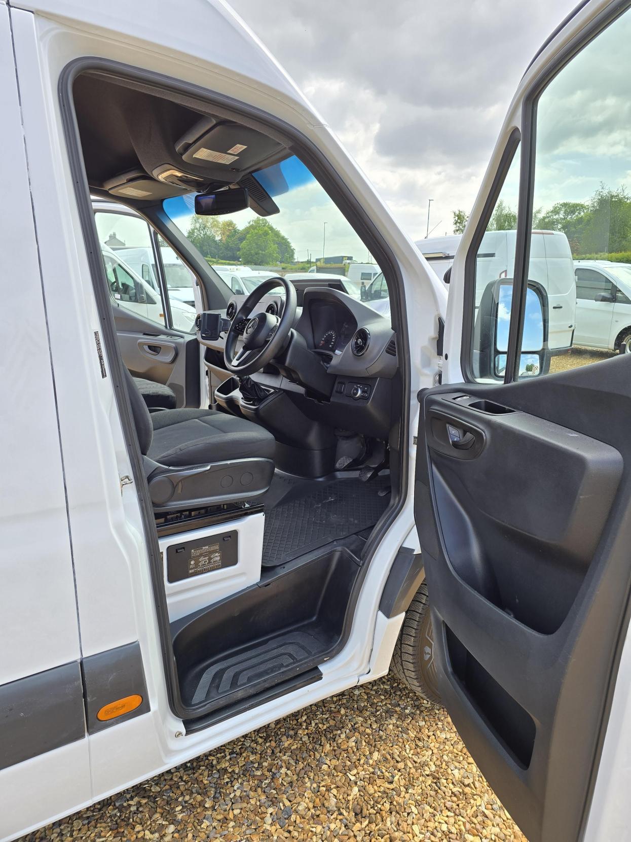 Mercedes-Benz Sprinter 2.1 311 CDI Panel Van 5dr Diesel Manual RWD L3 H2 Euro 6 (114 ps)