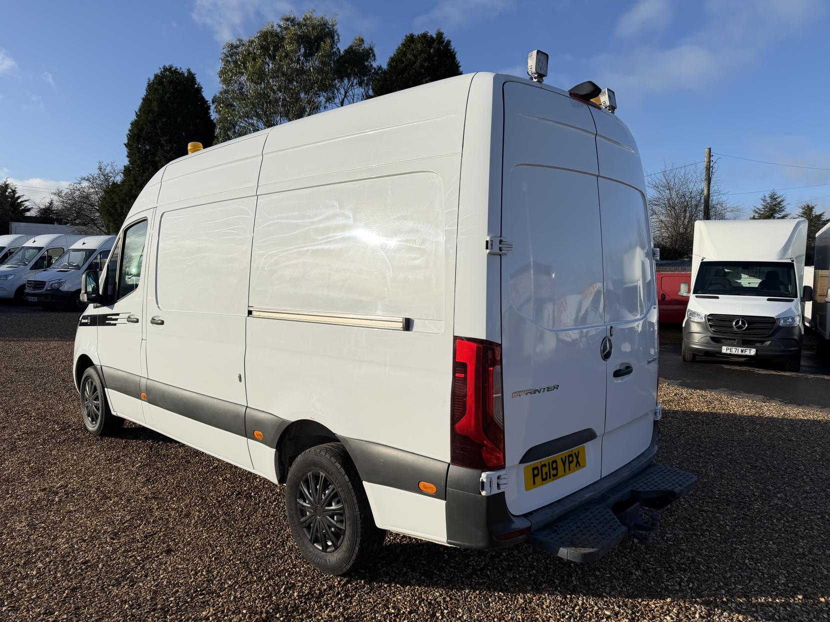 Mercedes-Benz Sprinter 2.1 316 CDI Panel Van 5dr Diesel Manual RWD L2 H2 Euro 6 (163 ps)