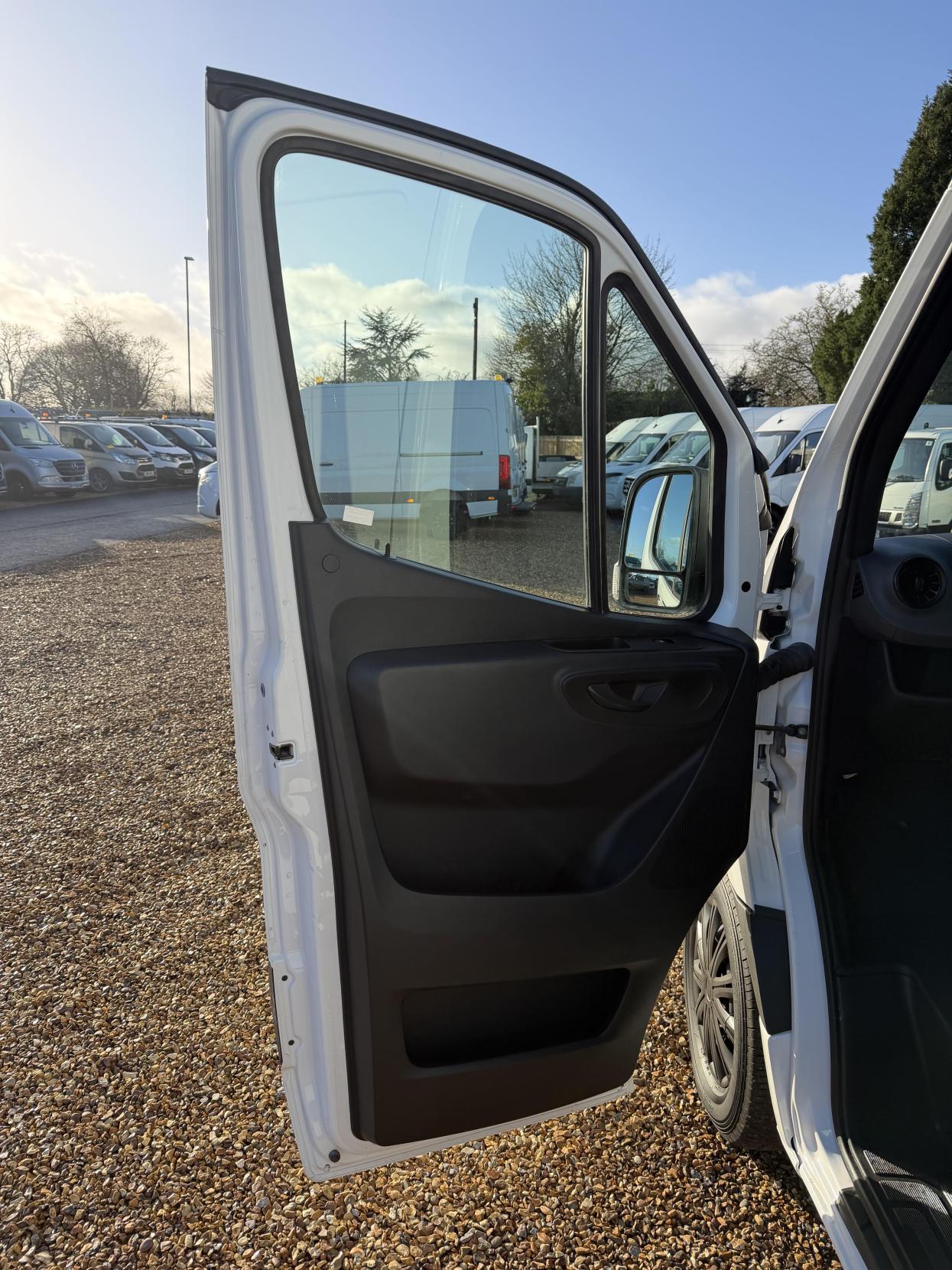 Mercedes-Benz Sprinter 2.1 316 CDI Panel Van 5dr Diesel Manual RWD L2 H2 Euro 6 (163 ps)