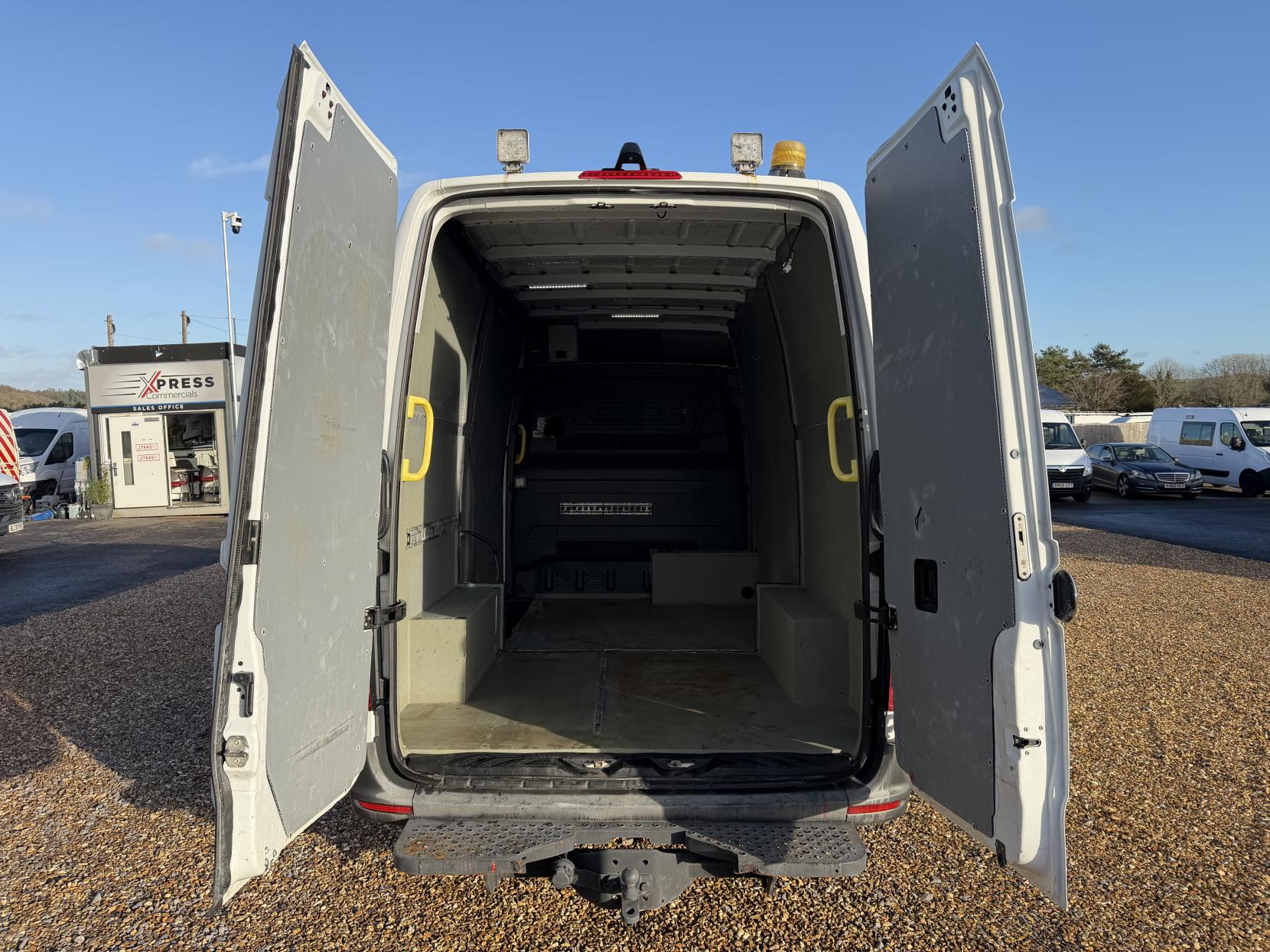 Mercedes-Benz Sprinter 2.1 316 CDI Panel Van 5dr Diesel Manual RWD L2 H2 Euro 6 (163 ps)