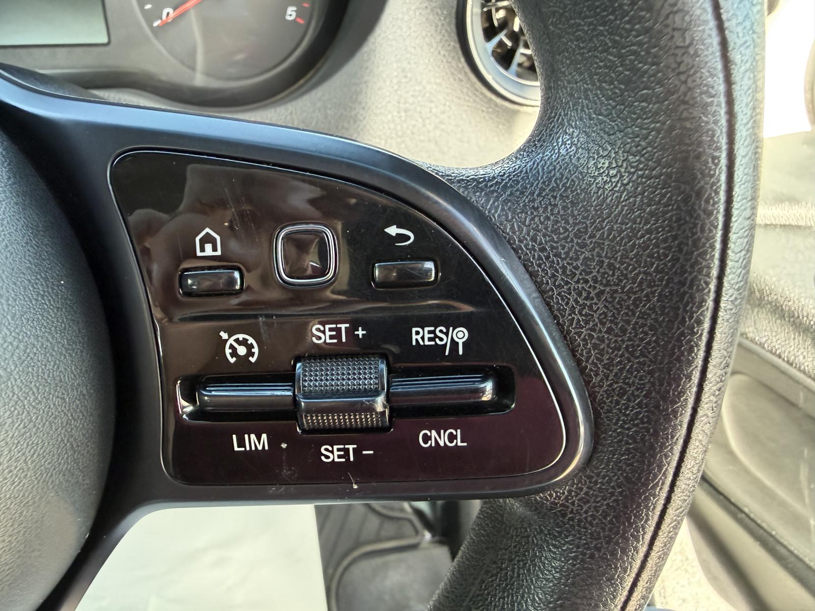 2018 Mercedes-Benz Sprinter 2.1 314 CDI Chassis Cab 2dr Diesel Manual RWD L3 Euro 6 (s/s) (143 ps) - Thumbnail 19