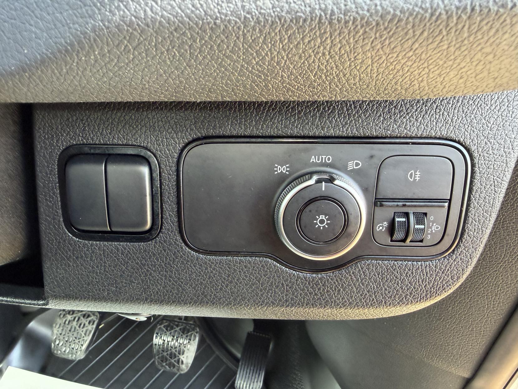 2018 Mercedes-Benz Sprinter 2.1 314 CDI Chassis Cab 2dr Diesel Manual RWD L3 Euro 6 (s/s) (143 ps) - Thumbnail 23