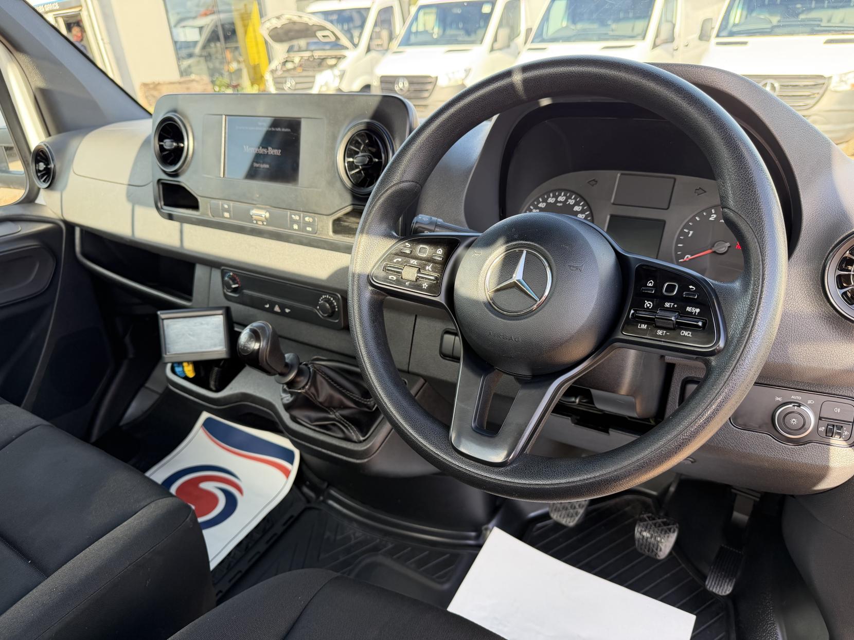 2018 Mercedes-Benz Sprinter 2.1 314 CDI Chassis Cab 2dr Diesel Manual RWD L3 Euro 6 (s/s) (143 ps) - Thumbnail 2