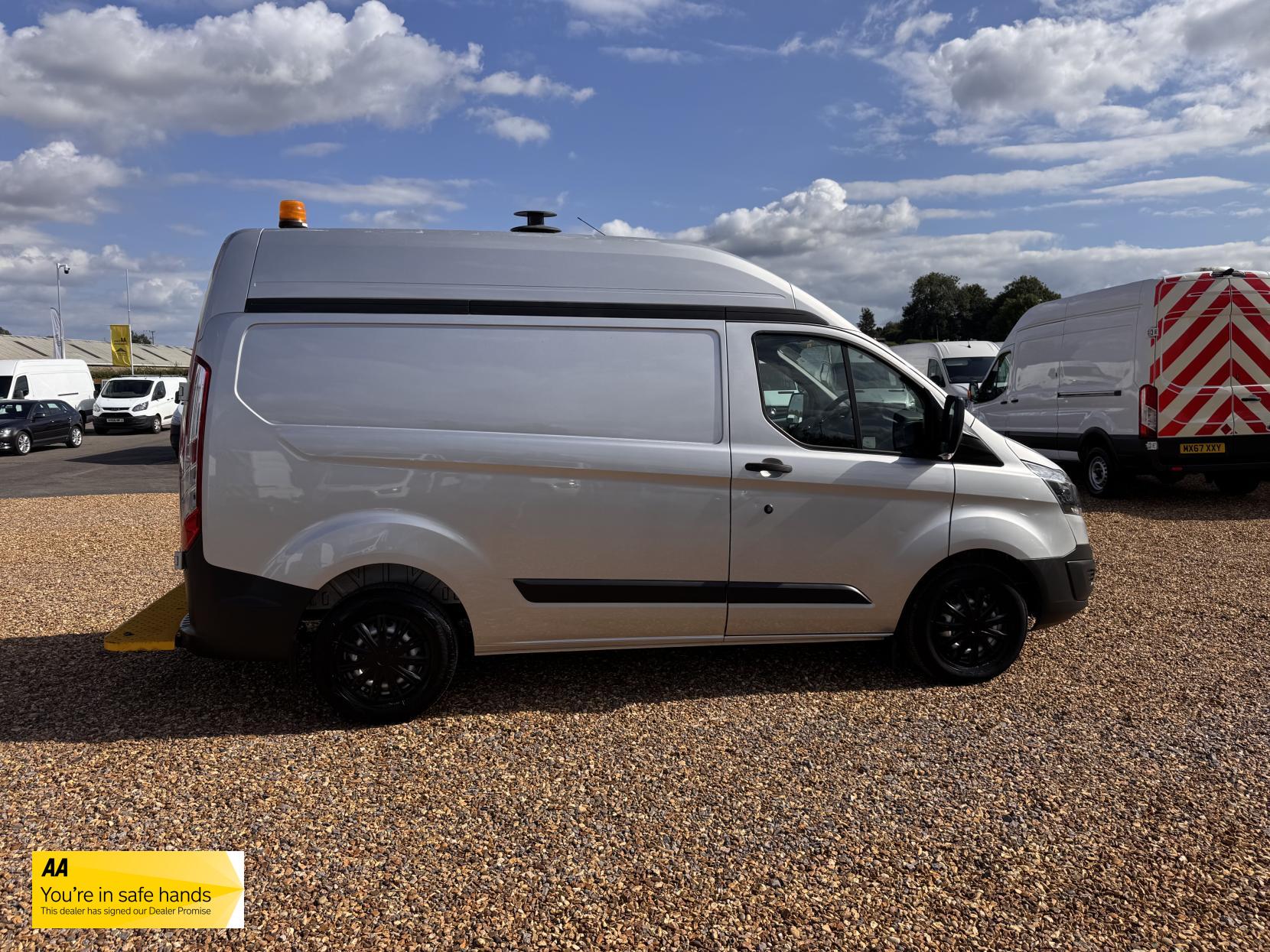 Ford Transit Custom 2.2 TDCi 310 ECOnetic Panel Van 5dr Diesel Manual L1 H1 (162 g/km, 98 bhp)