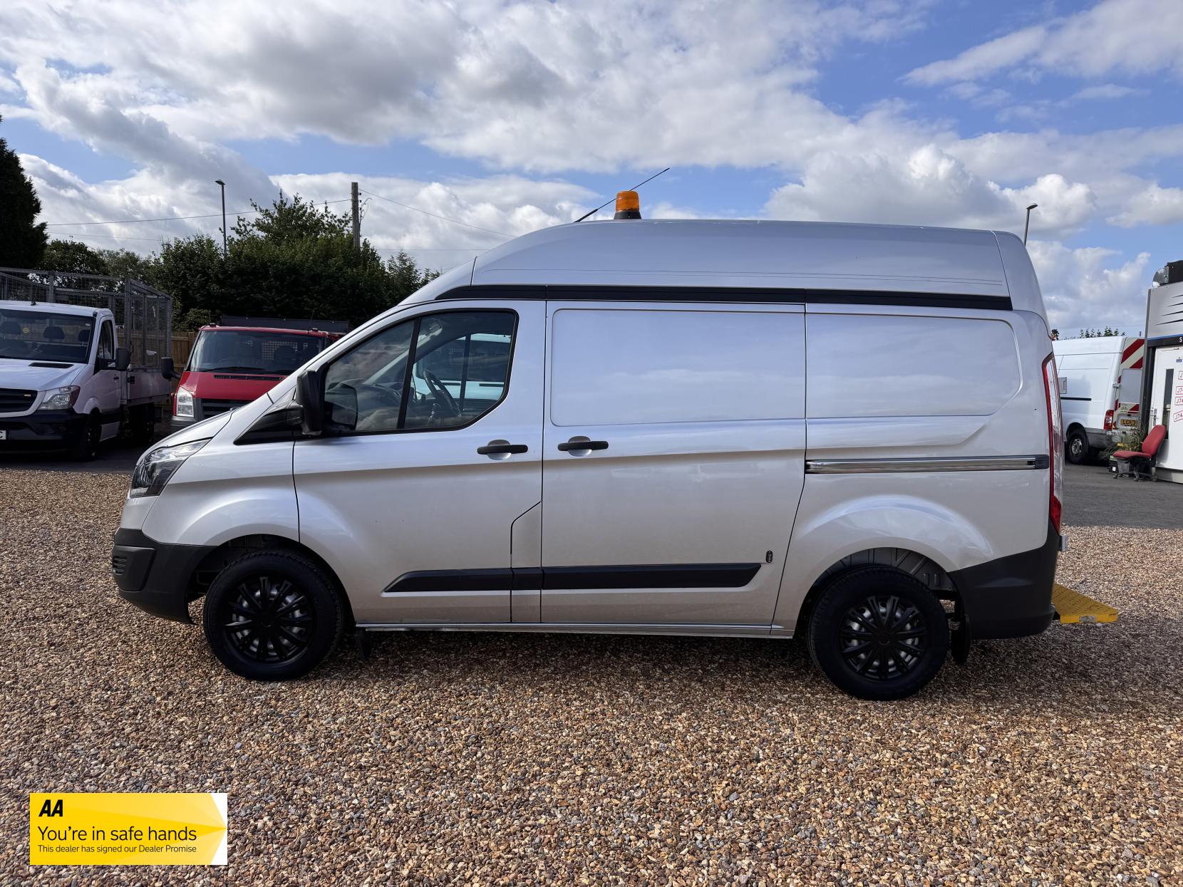 Ford Transit Custom 2.2 TDCi 310 ECOnetic Panel Van 5dr Diesel Manual L1 H1 (162 g/km, 98 bhp)
