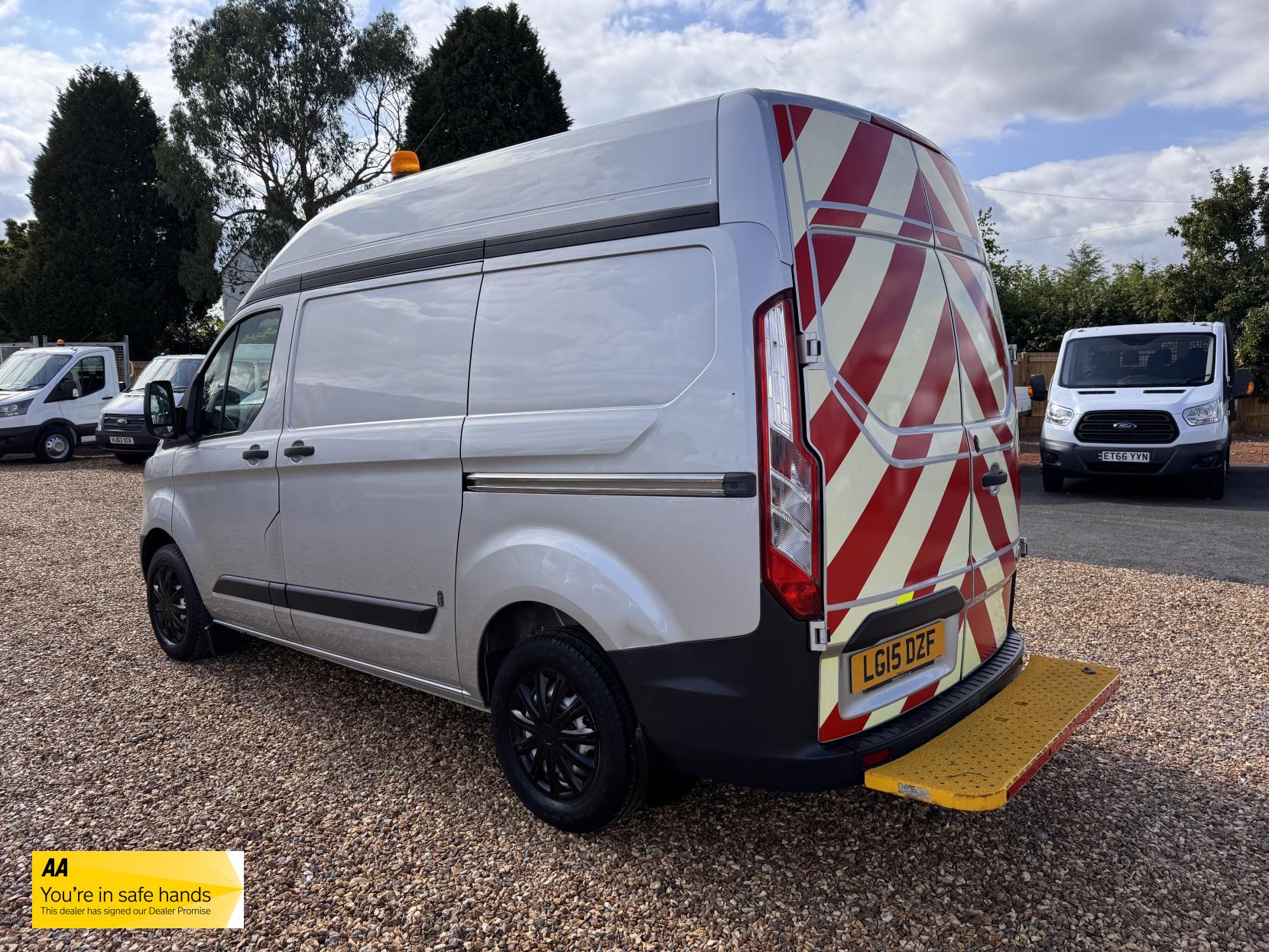 Ford Transit Custom 2.2 TDCi 310 ECOnetic Panel Van 5dr Diesel Manual L1 H1 (162 g/km, 98 bhp)