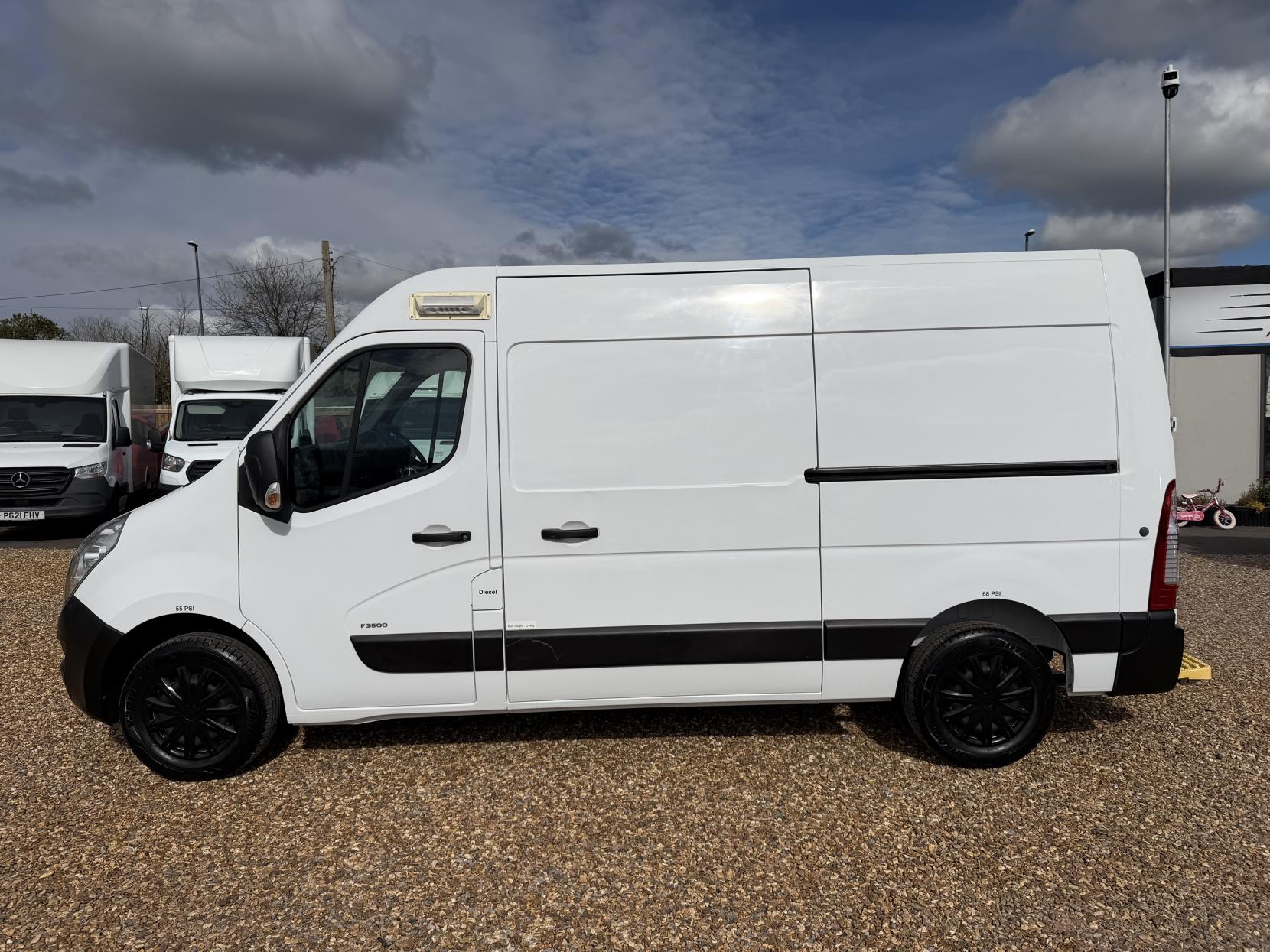 Vauxhall Movano 2.3 CDTi 3500 Panel Van 5dr Diesel Manual FWD L2 H2 Euro 6 (130 ps)
