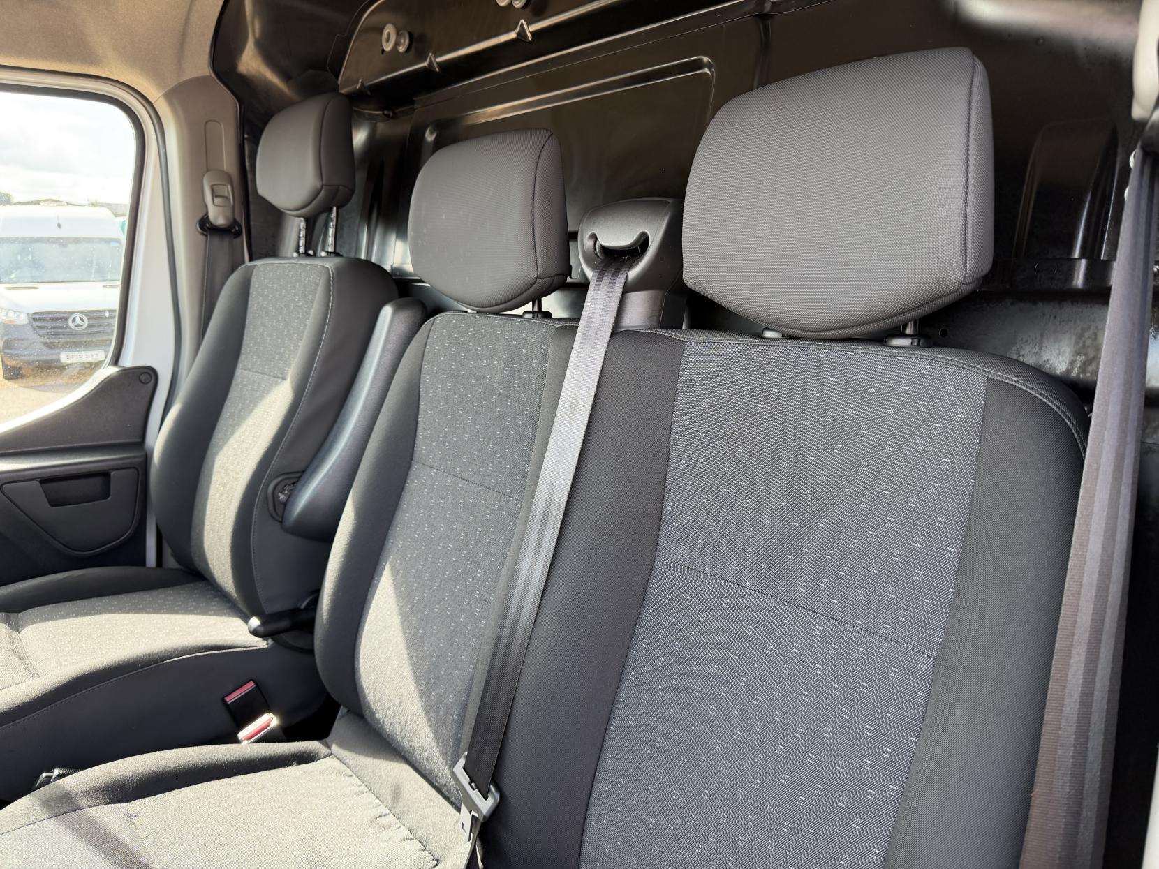 Vauxhall Movano 2.3 CDTi 3500 Panel Van 5dr Diesel Manual FWD L2 H2 Euro 6 (130 ps)