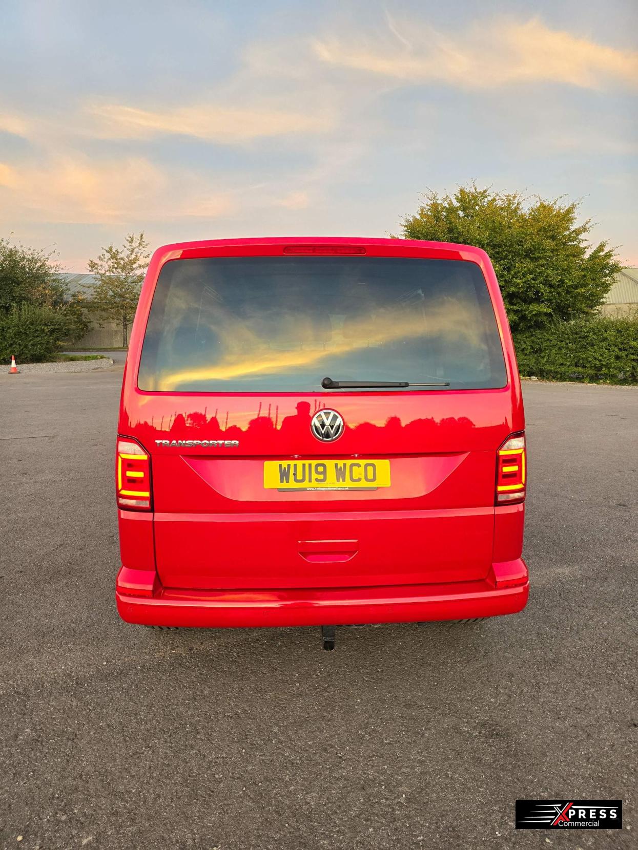 Volkswagen Transporter 2.0 TDI T32 BlueMotion Tech Highline Crew Van DSG FWD SWB Euro 6 (s/s) 5dr