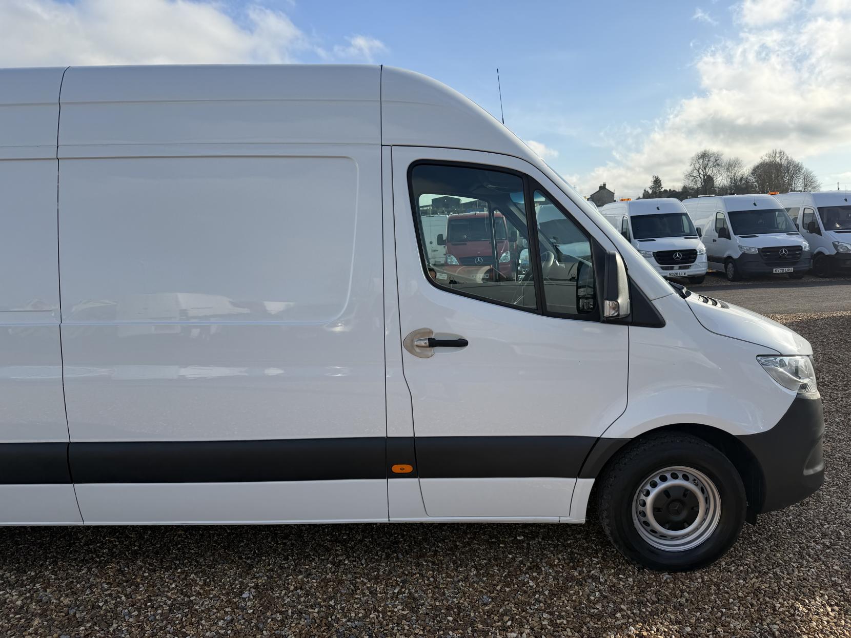 Mercedes-Benz Sprinter 2.1 314 CDI Panel Van 5dr Diesel Manual RWD L3 H2 Euro 6 (143 ps)
