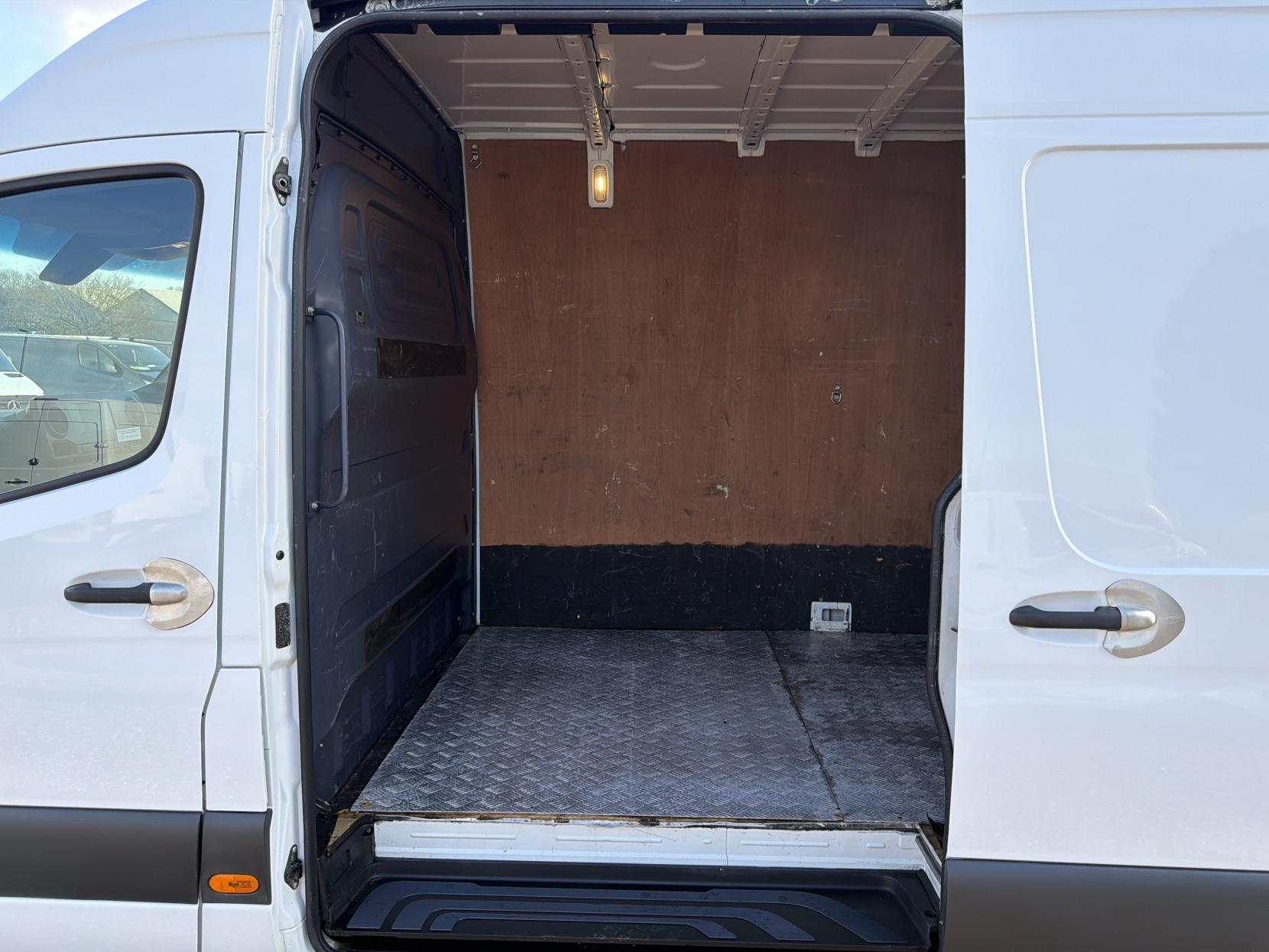 Mercedes-Benz Sprinter 2.1 314 CDI Panel Van 5dr Diesel Manual RWD L3 H2 Euro 6 (143 ps)