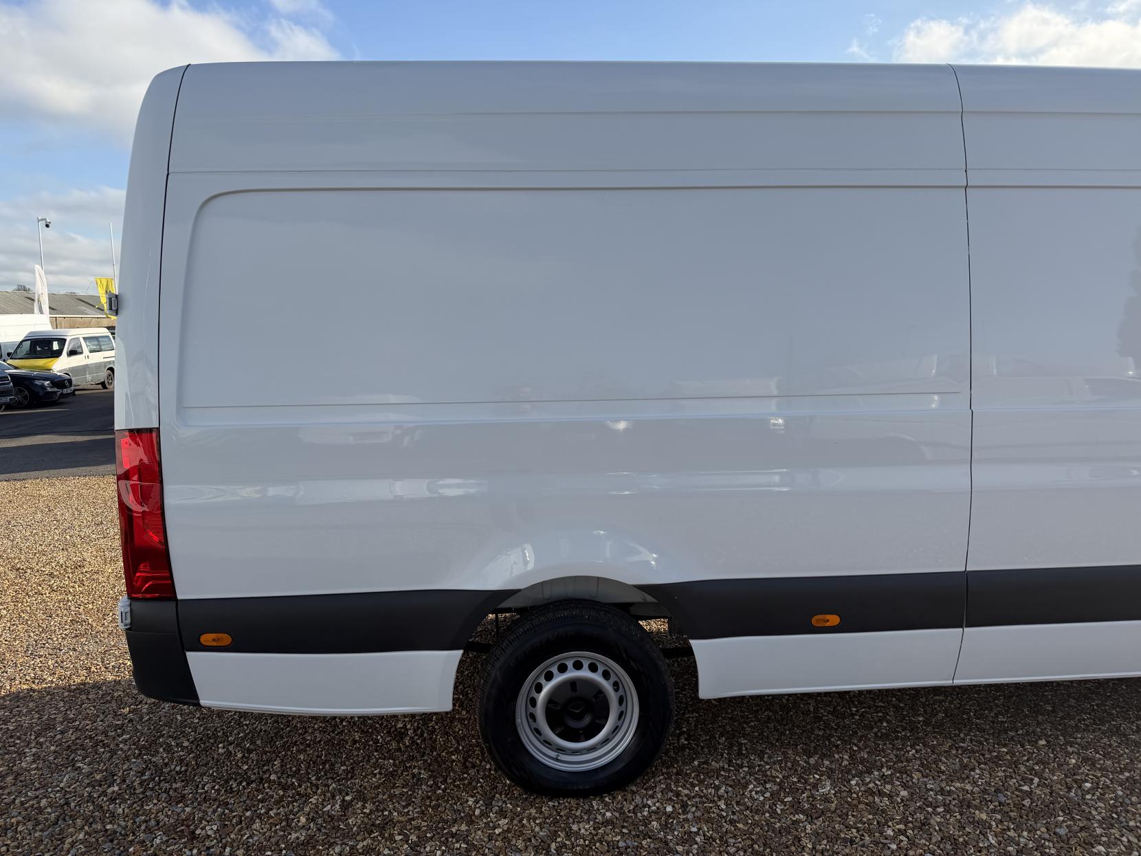 Mercedes-Benz Sprinter 2.1 314 CDI Panel Van 5dr Diesel Manual RWD L3 H2 Euro 6 (143 ps)