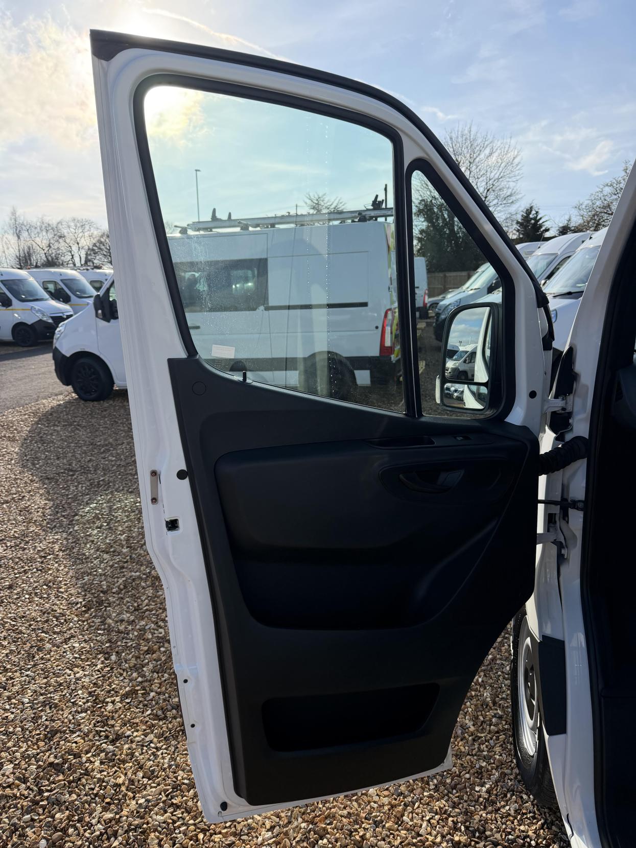 Mercedes-Benz Sprinter 2.1 314 CDI Panel Van 5dr Diesel Manual RWD L3 H2 Euro 6 (143 ps)