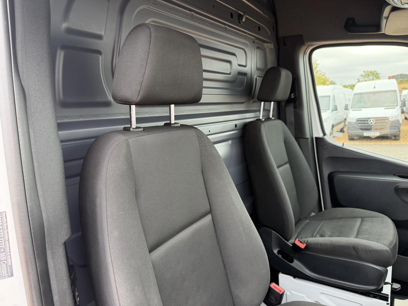 2020 Mercedes-Benz Sprinter 2.1 311 CDI Panel Van 5dr Diesel Manual RWD L3 H2 Euro 6 (114 ps) - Thumbnail 15