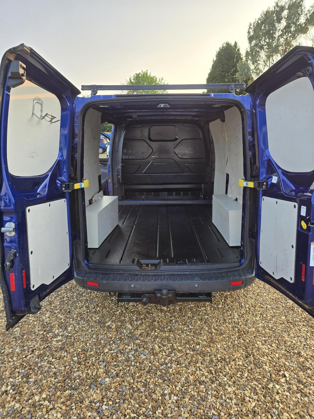 Ford Transit Custom 2.2 TDCi 270 Trend Panel Van 5dr Diesel Manual L1 H1 (186 g/km, 123 bhp)