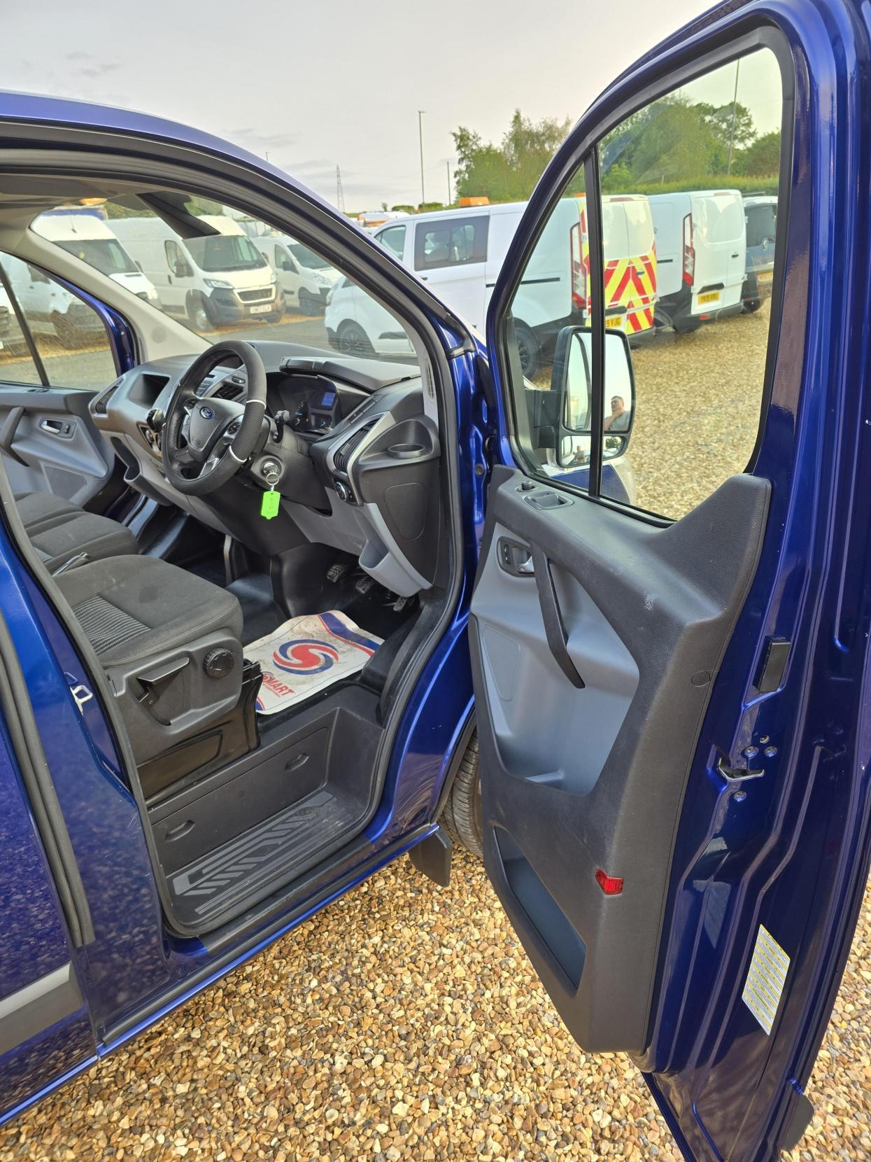 Ford Transit Custom 2.2 TDCi 270 Trend Panel Van 5dr Diesel Manual L1 H1 (186 g/km, 123 bhp)