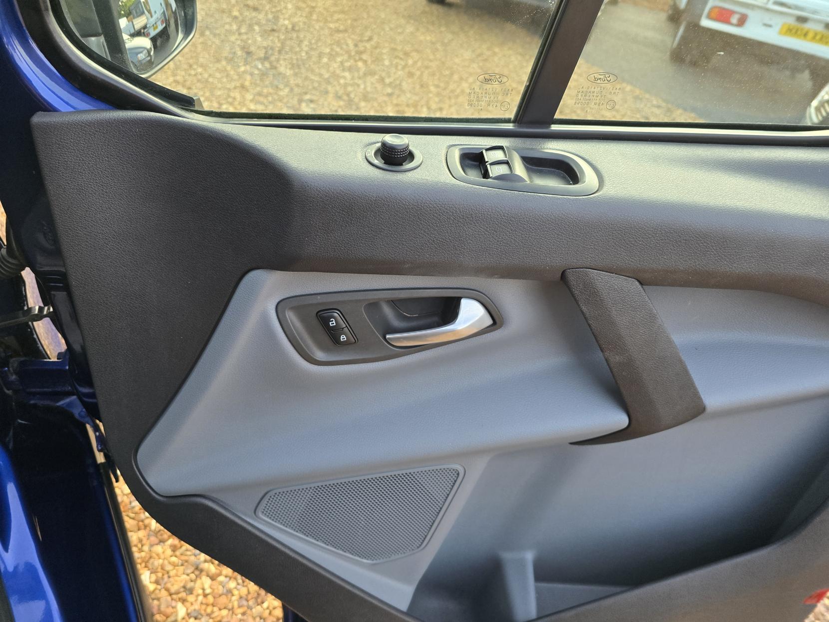 Ford Transit Custom 2.2 TDCi 270 Trend Panel Van 5dr Diesel Manual L1 H1 (186 g/km, 123 bhp)