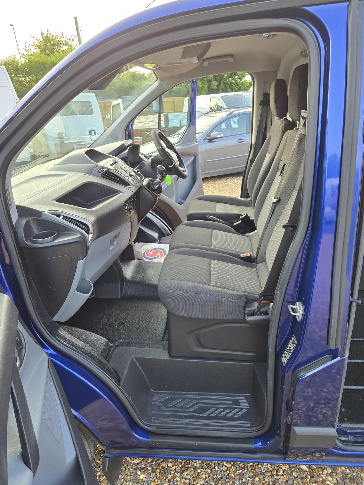 Ford Transit Custom 2.2 TDCi 270 Trend Panel Van 5dr Diesel Manual L1 H1 (186 g/km, 123 bhp)