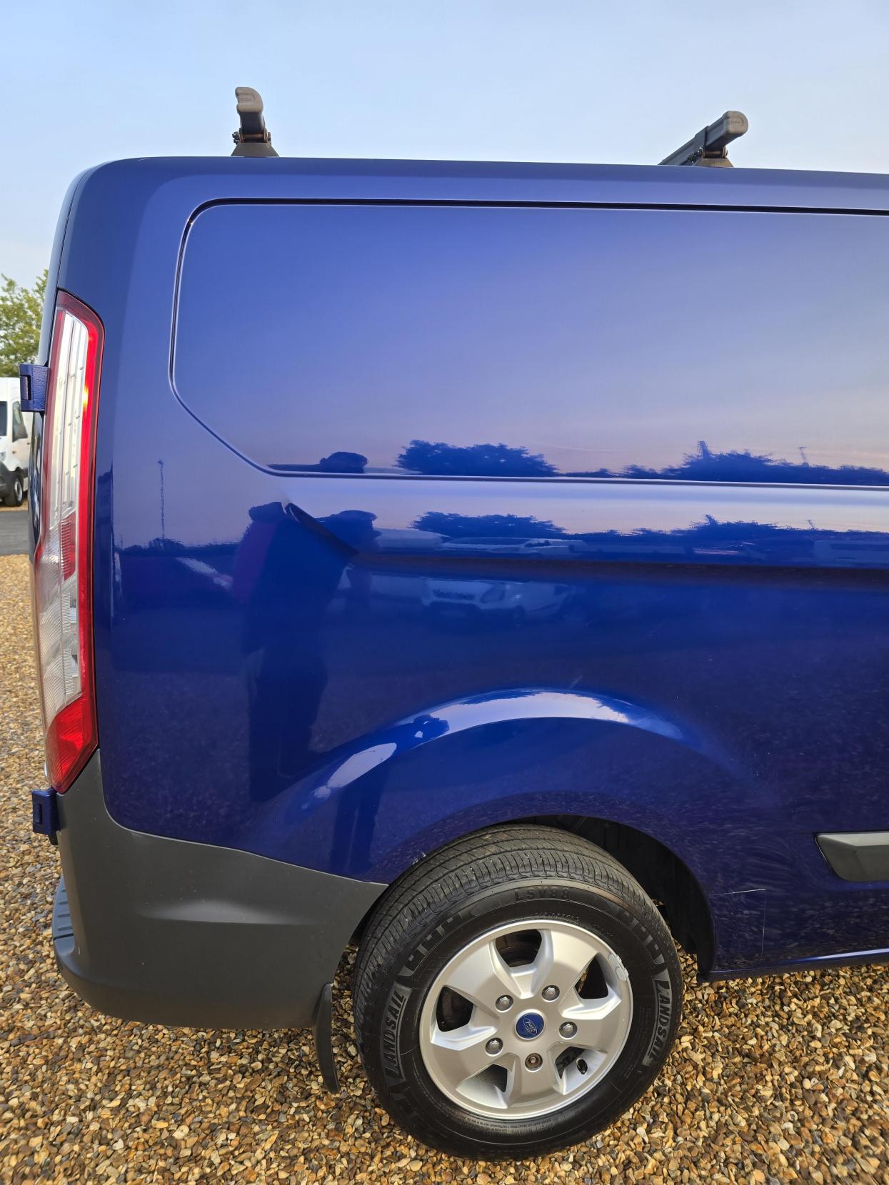 Ford Transit Custom 2.2 TDCi 270 Trend Panel Van 5dr Diesel Manual L1 H1 (186 g/km, 123 bhp)