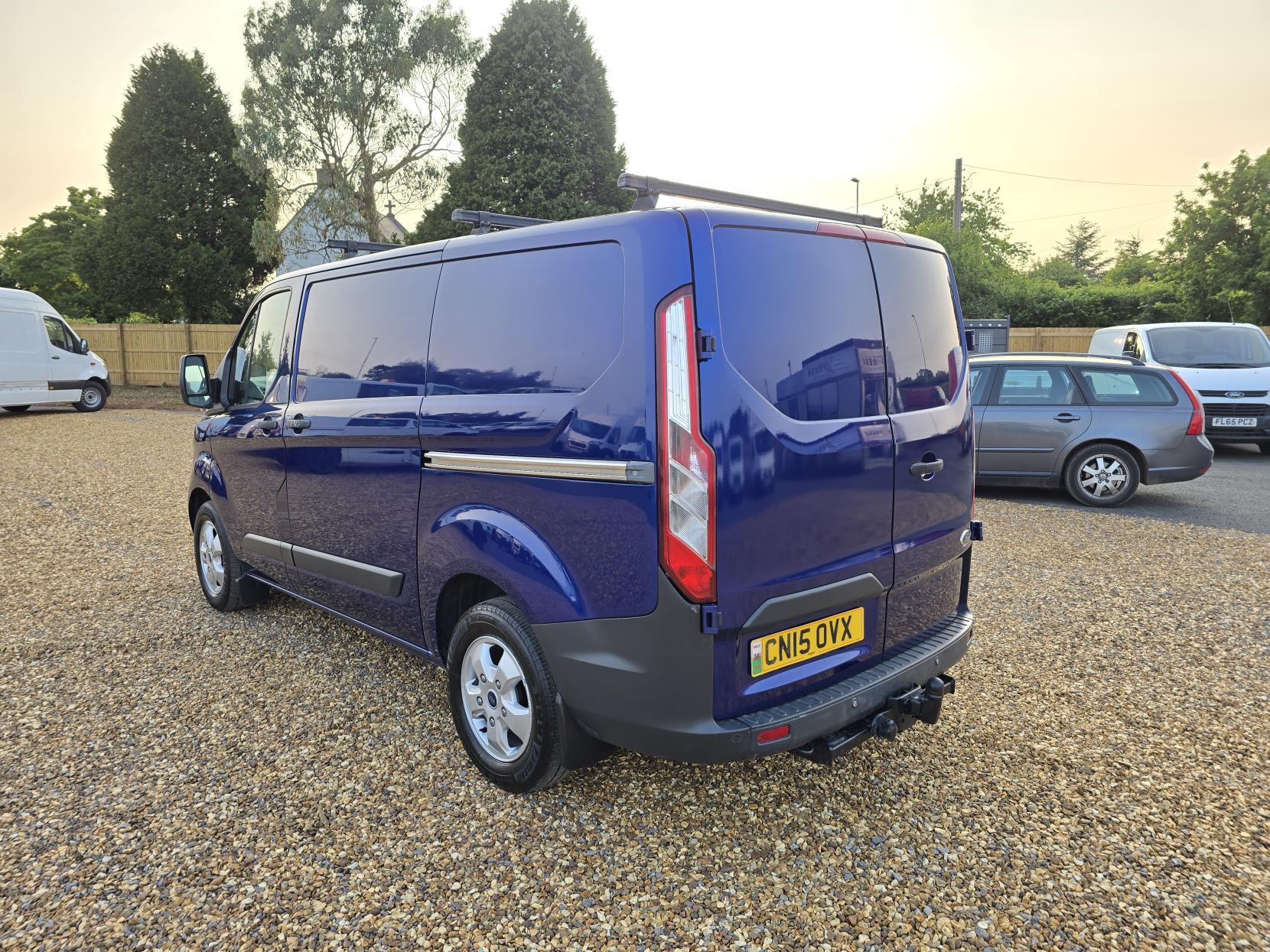 Ford Transit Custom 2.2 TDCi 270 Trend Panel Van 5dr Diesel Manual L1 H1 (186 g/km, 123 bhp)