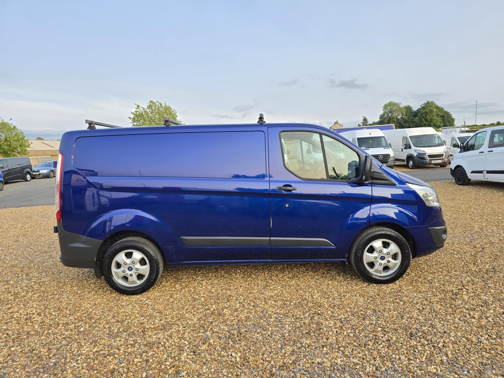 Ford Transit Custom 2.2 TDCi 270 Trend Panel Van 5dr Diesel Manual L1 H1 (186 g/km, 123 bhp)