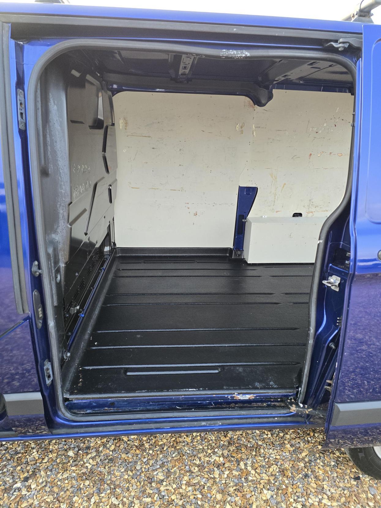 Ford Transit Custom 2.2 TDCi 270 Trend Panel Van 5dr Diesel Manual L1 H1 (186 g/km, 123 bhp)