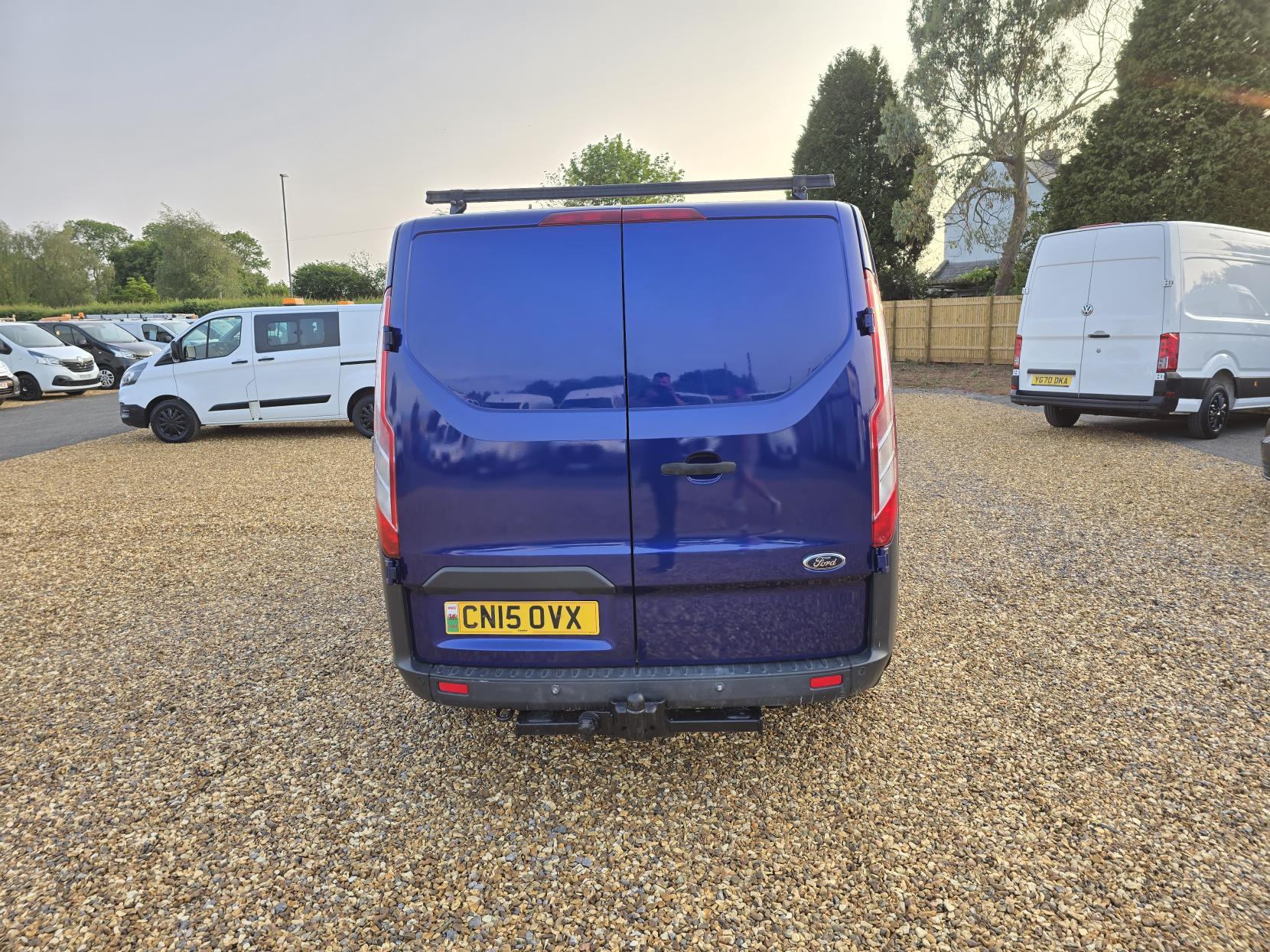 Ford Transit Custom 2.2 TDCi 270 Trend Panel Van 5dr Diesel Manual L1 H1 (186 g/km, 123 bhp)